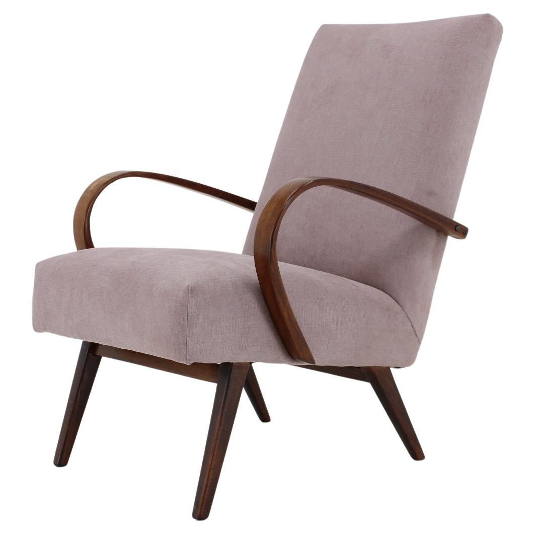 Fauteuil en teck des années 1960, Tchécoslovaquie en vente