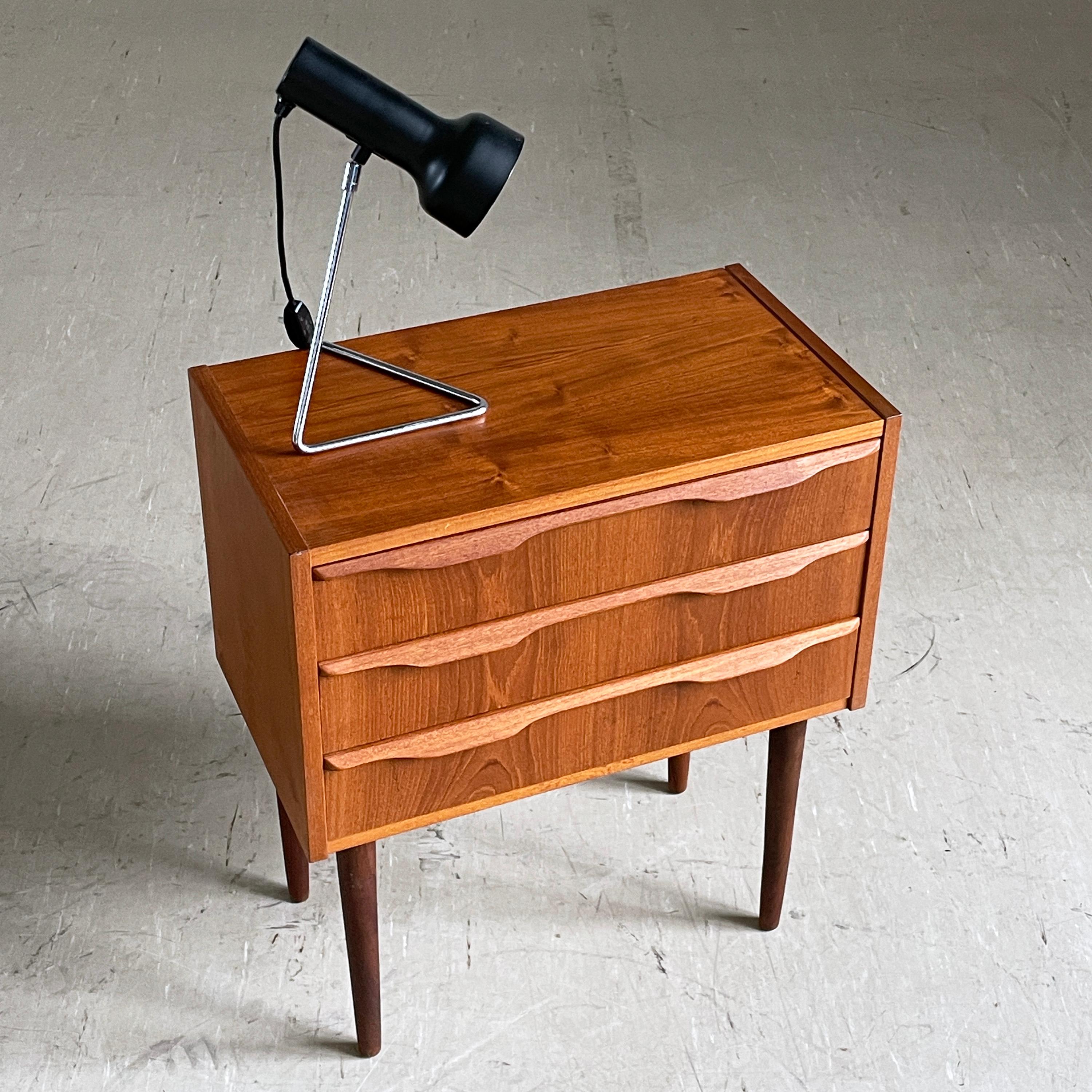 1960's Teak Bedside Drawers / Cabinet For Sale 7