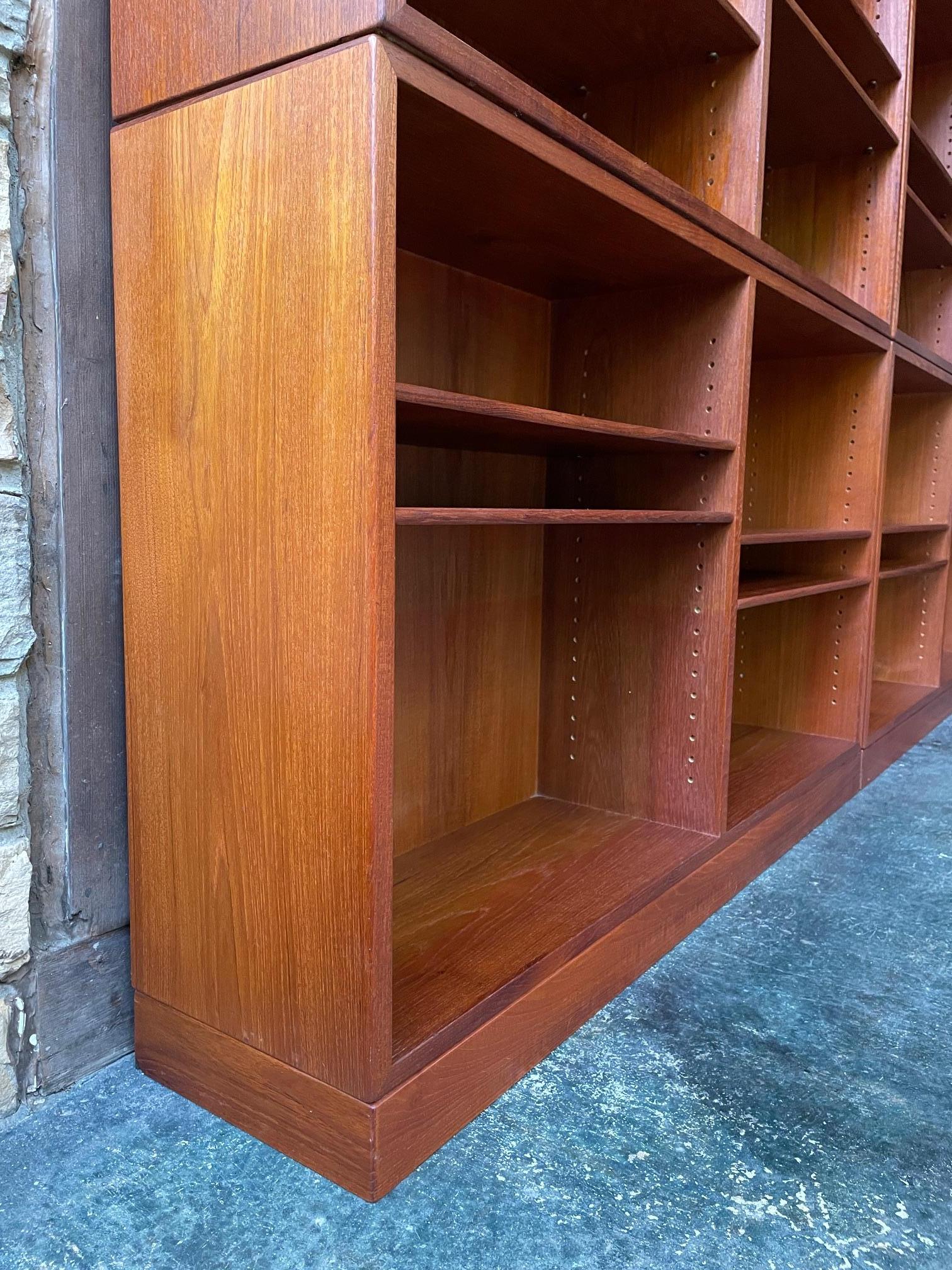 1960 Sistema di librerie in teak Børge Mogensen FDB Mobler danese Mid Century Mobler in vendita 2