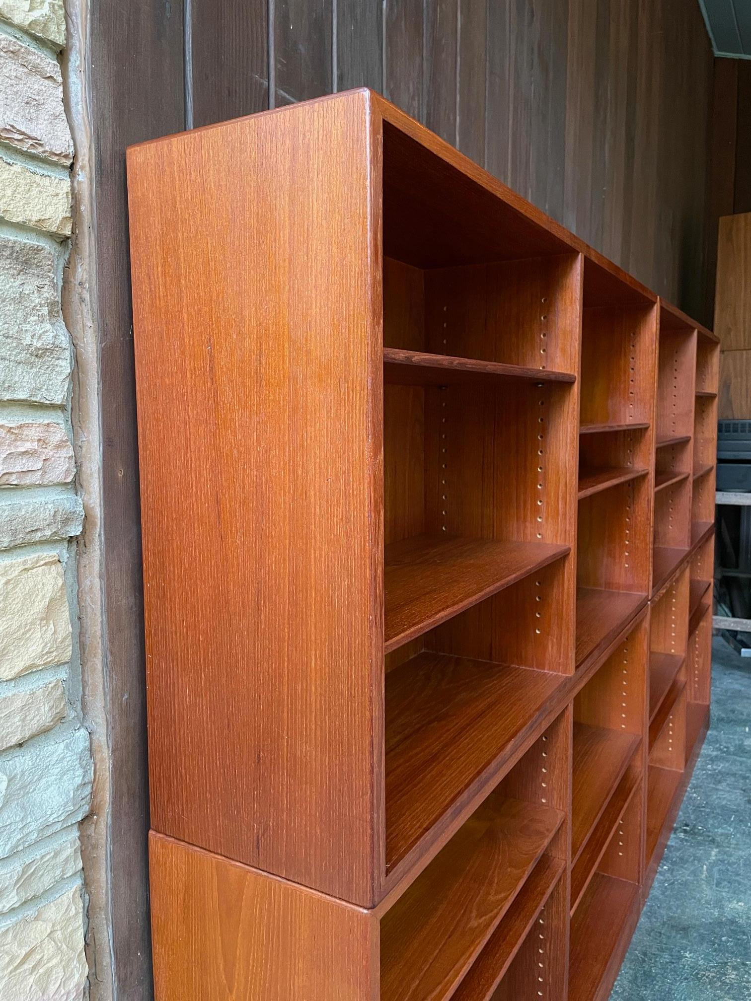 1960 Sistema di librerie in teak Børge Mogensen FDB Mobler danese Mid Century Mobler in vendita 1