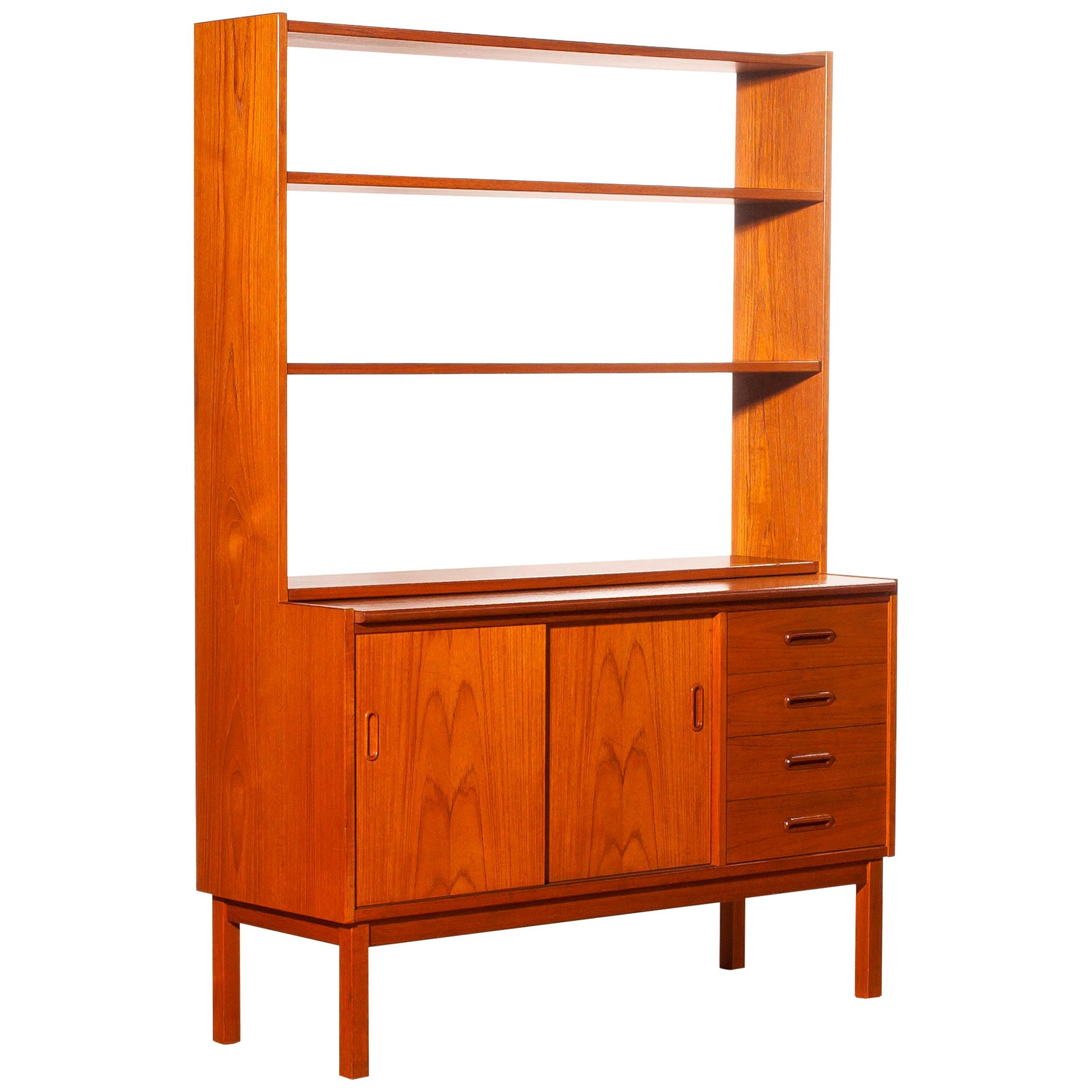 1960s, Teak Bookcase with Slid Able Writing or Working Space from Sweden In Good Condition In Silvolde, Gelderland