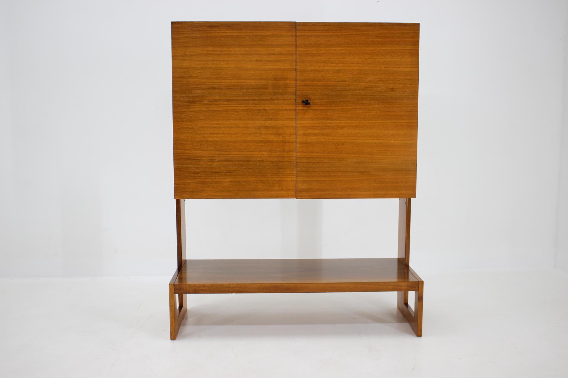 Mid-Century Modern Meuble de rangement / buffet haut en teck des années 1960 par SEM, Suisse en vente