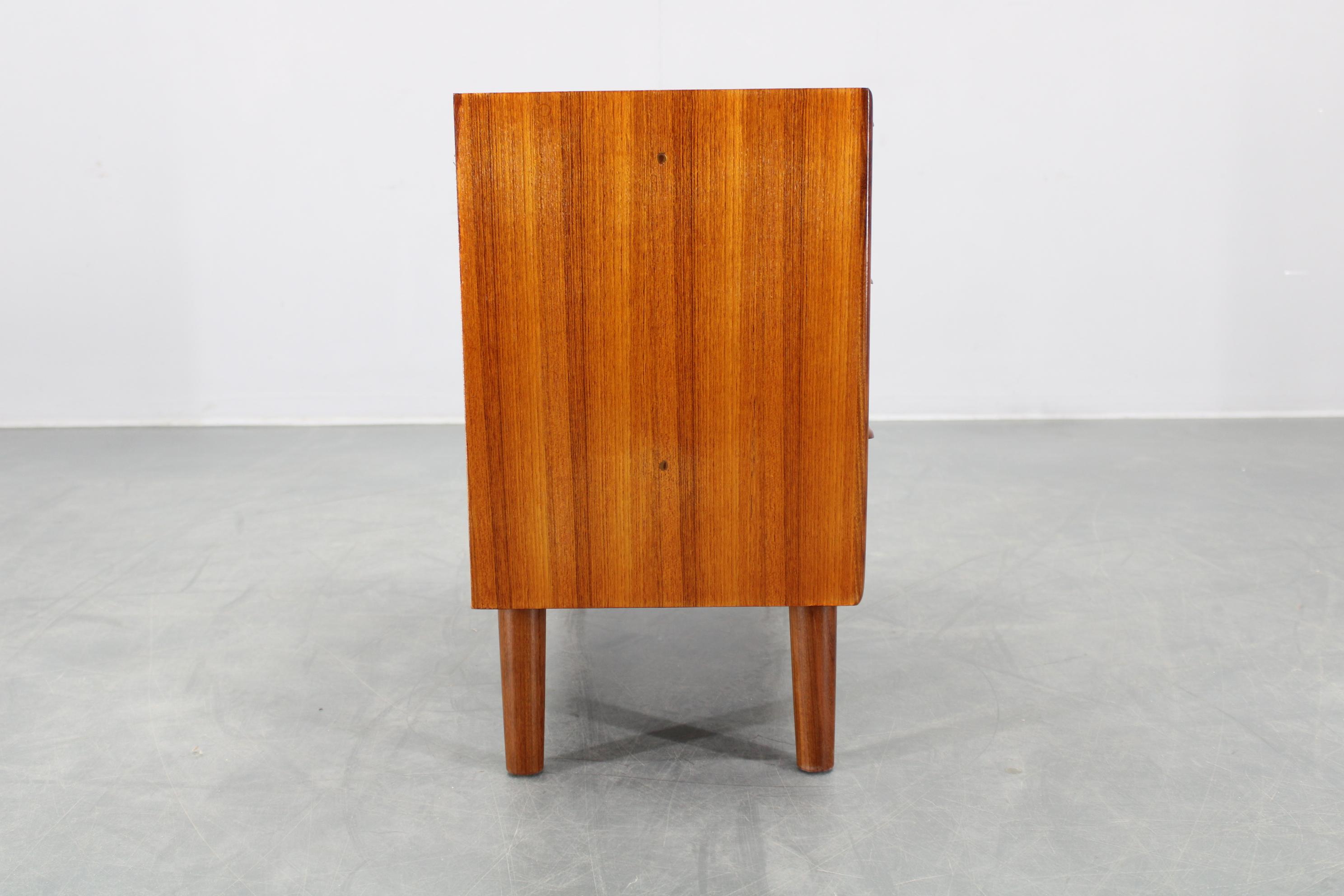 Commode en teck des années 1960, Danemark en vente 3