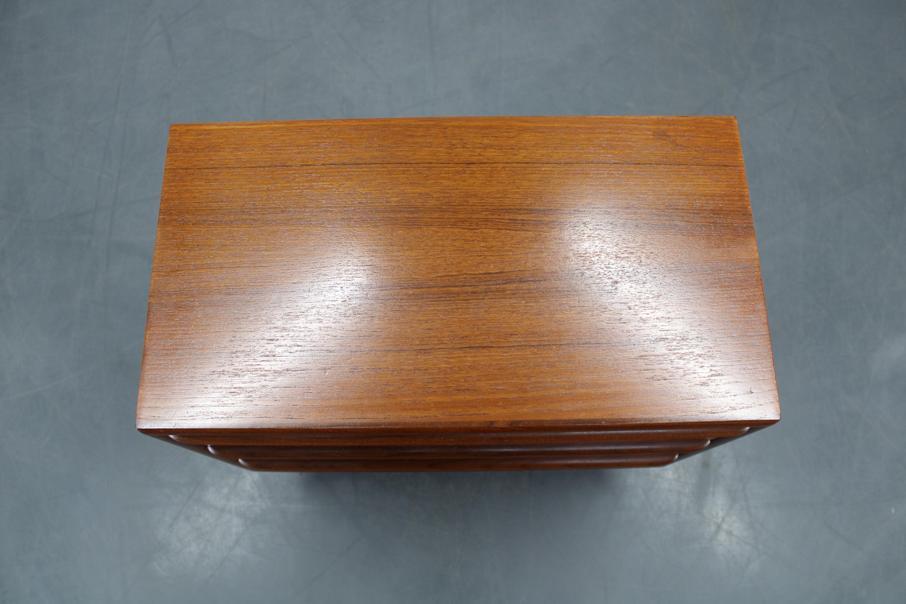 Mid-Century Modern Commode en teck des années 1960, Danemark en vente