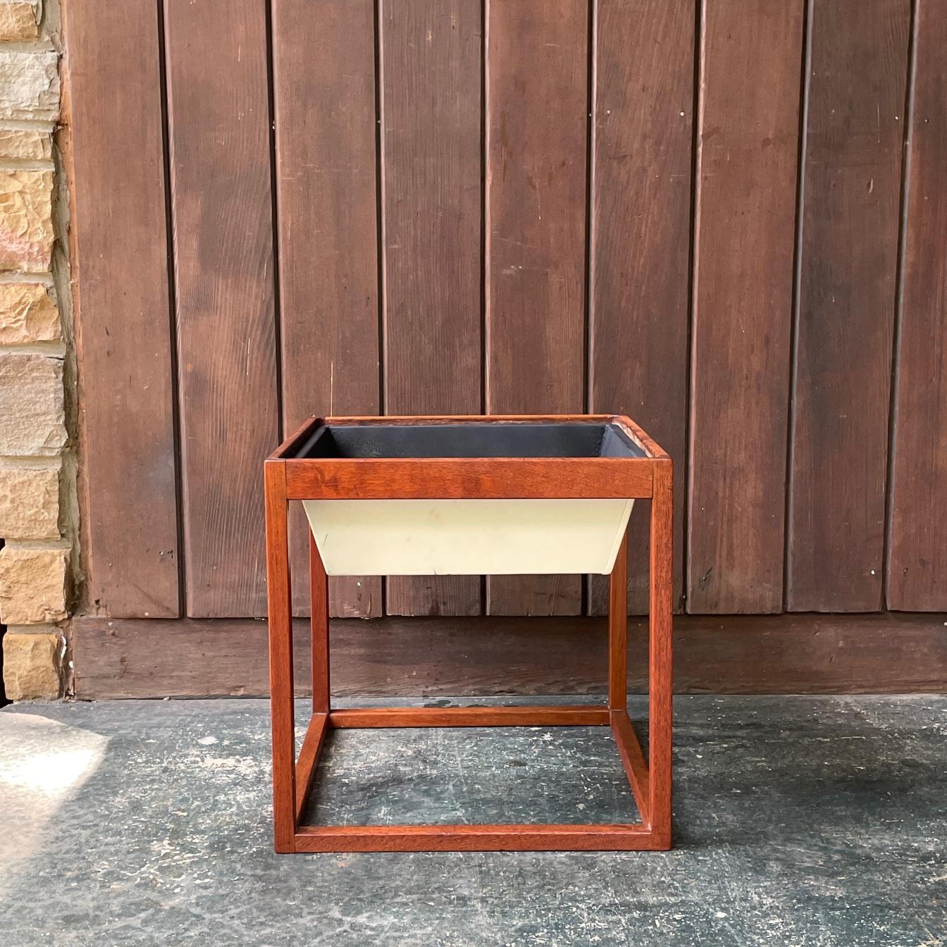 1960s Teck Danish Cube Planter Stand Dish Kjersgaard Vintage Mid-Century État moyen - En vente à Hyattsville, MD