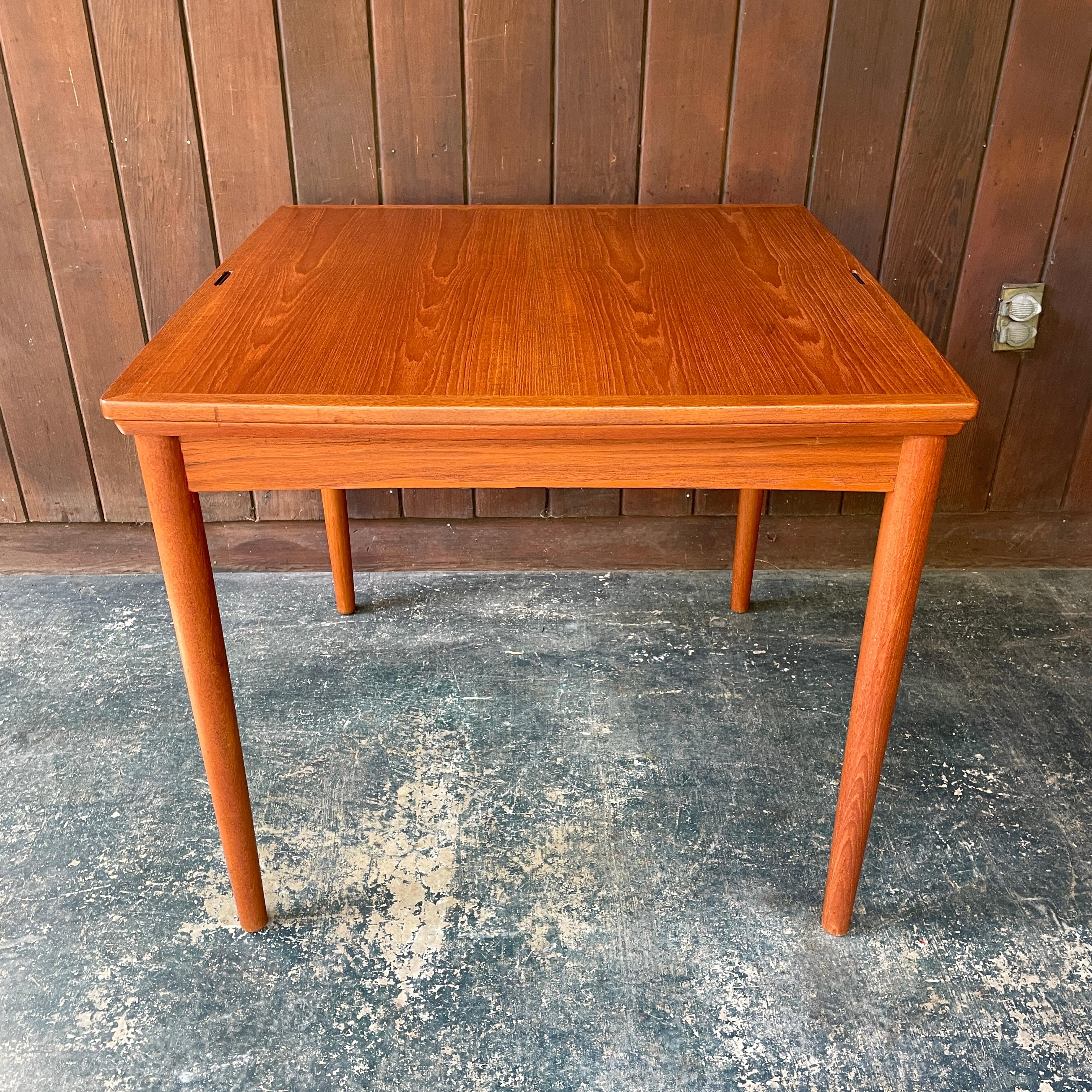 1960's Teck Danish Dining Game Table Flip-Top Mid-Century Carlo Jensen en vente 4