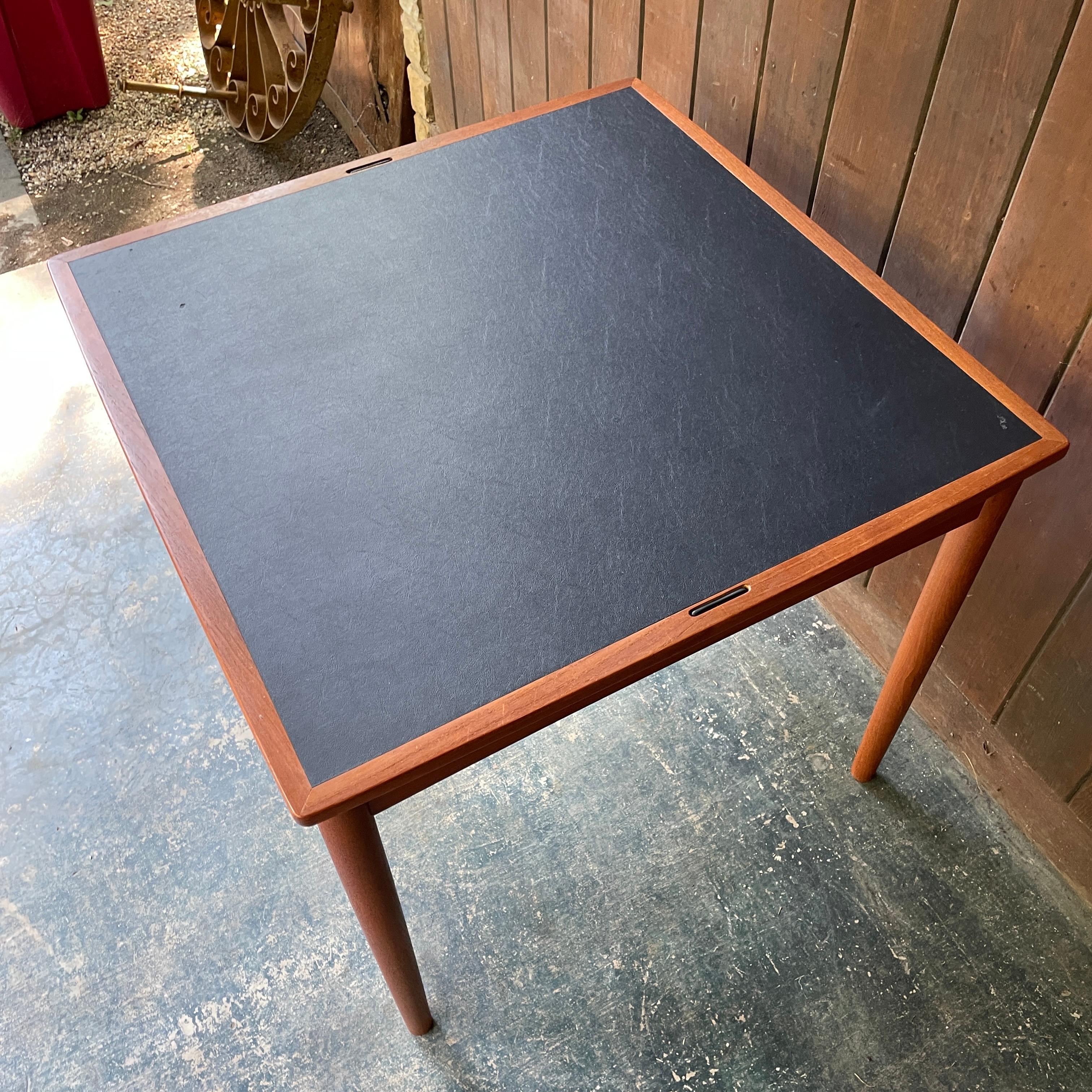 1960's Teck Danish Dining Game Table Flip-Top Mid-Century Carlo Jensen en vente 5