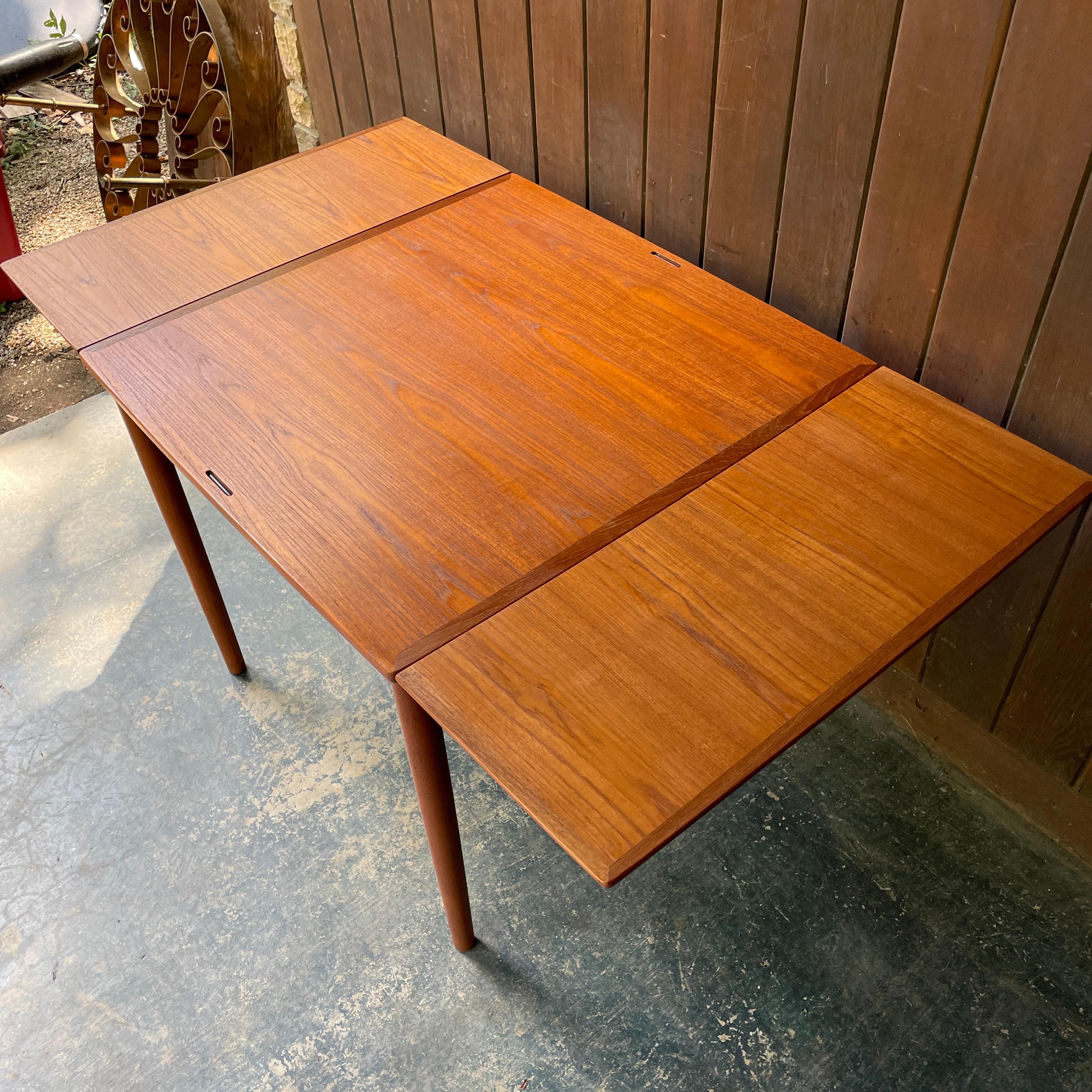1960's Teck Danish Dining Game Table Flip-Top Mid-Century Carlo Jensen en vente 12
