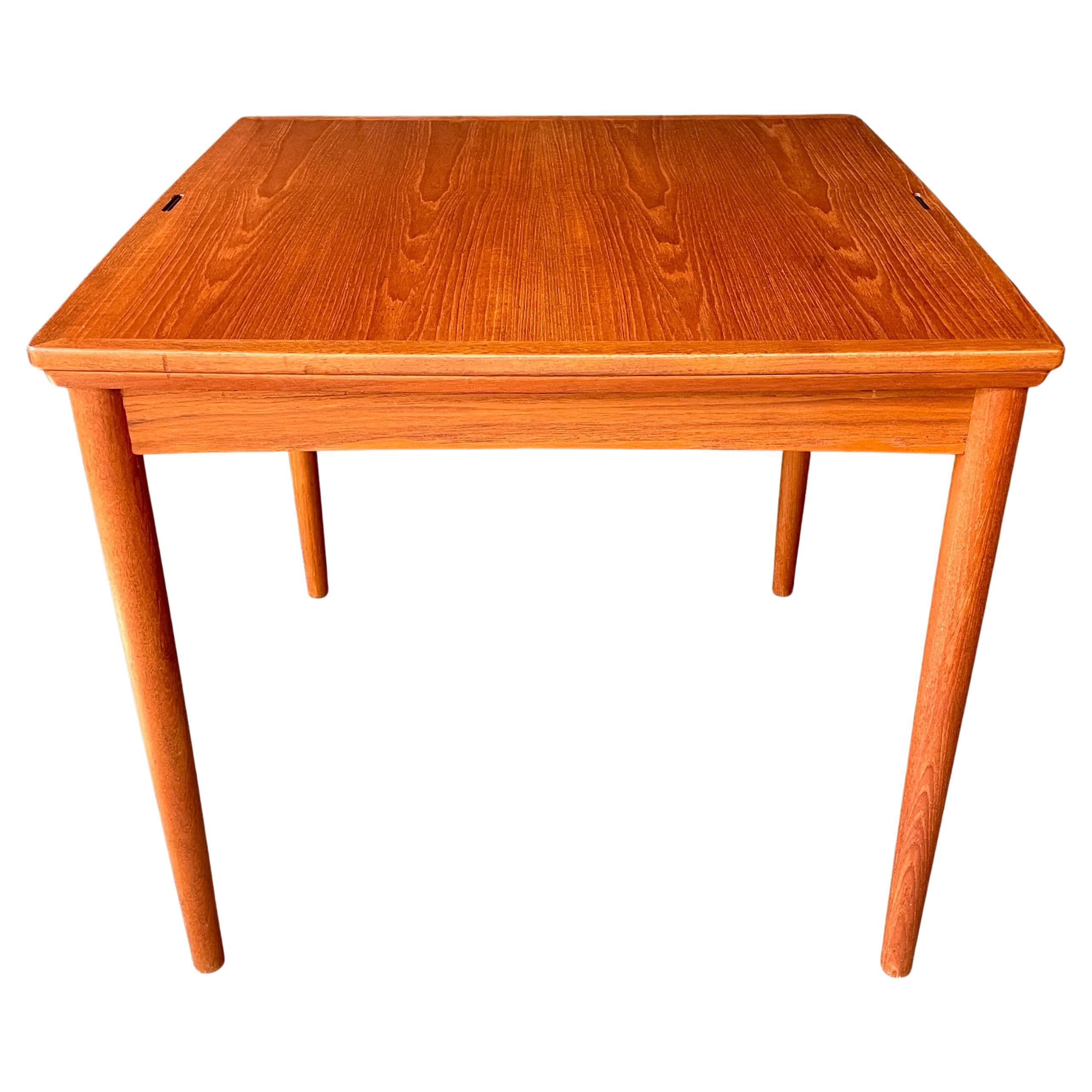 1960's Teck Danish Dining Game Table Flip-Top Mid-Century Carlo Jensen en vente