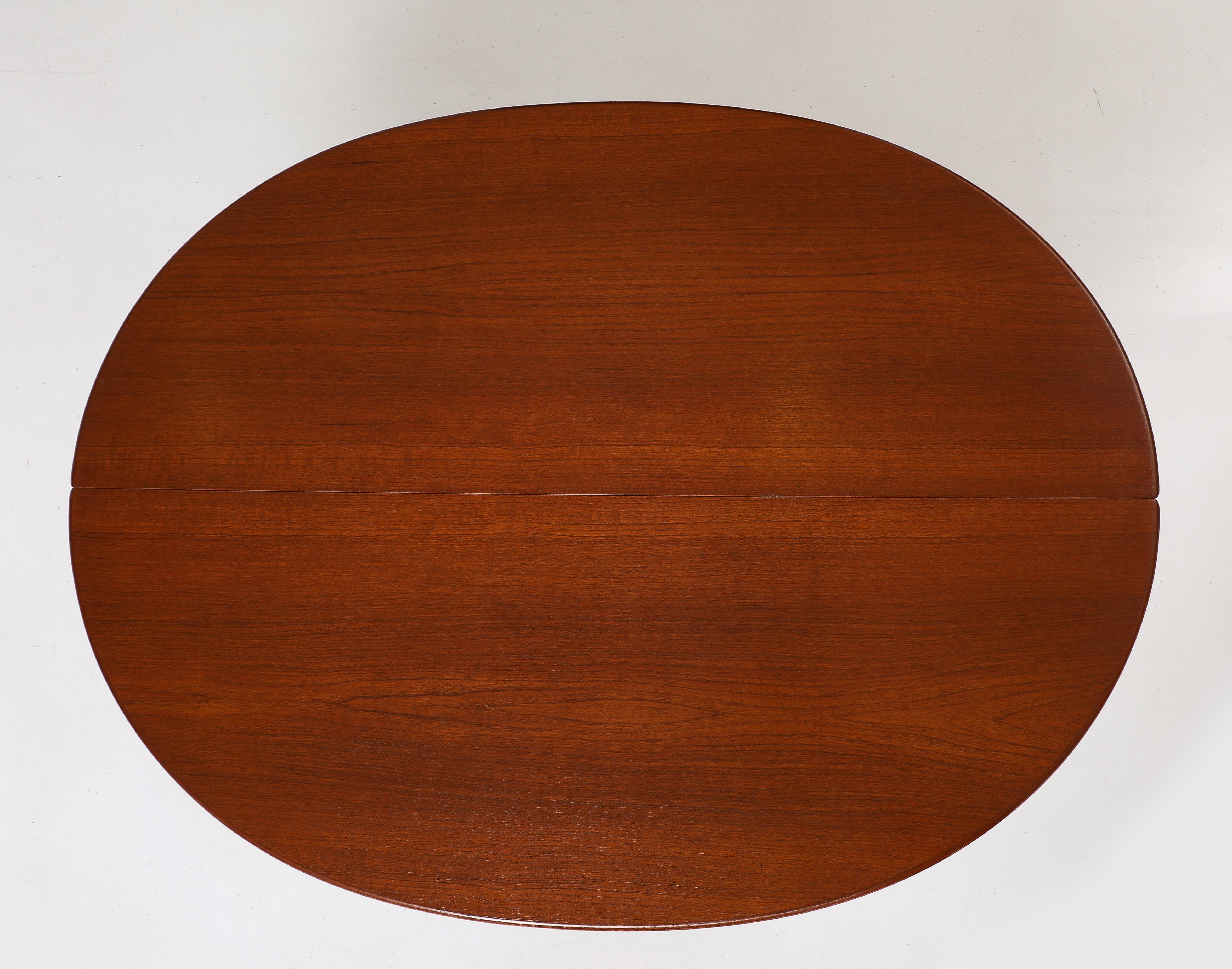 1960's Teak Dining Table Designed By Karl-Erik Ekselius For JOC With 3 Leaves For Sale 7