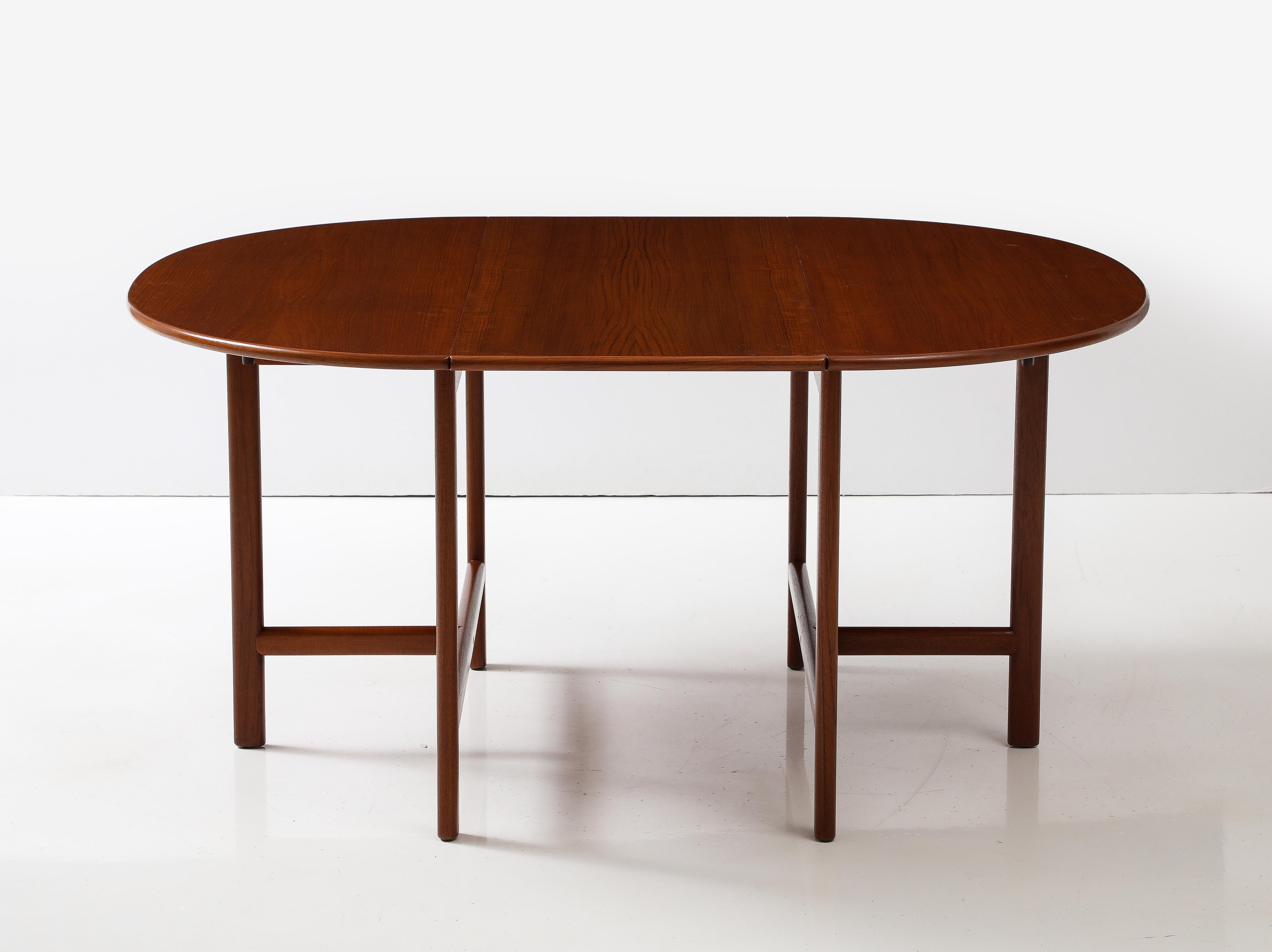 1960's Teak Dining Table Designed By Karl-Erik Ekselius For JOC With 3 Leaves For Sale 2