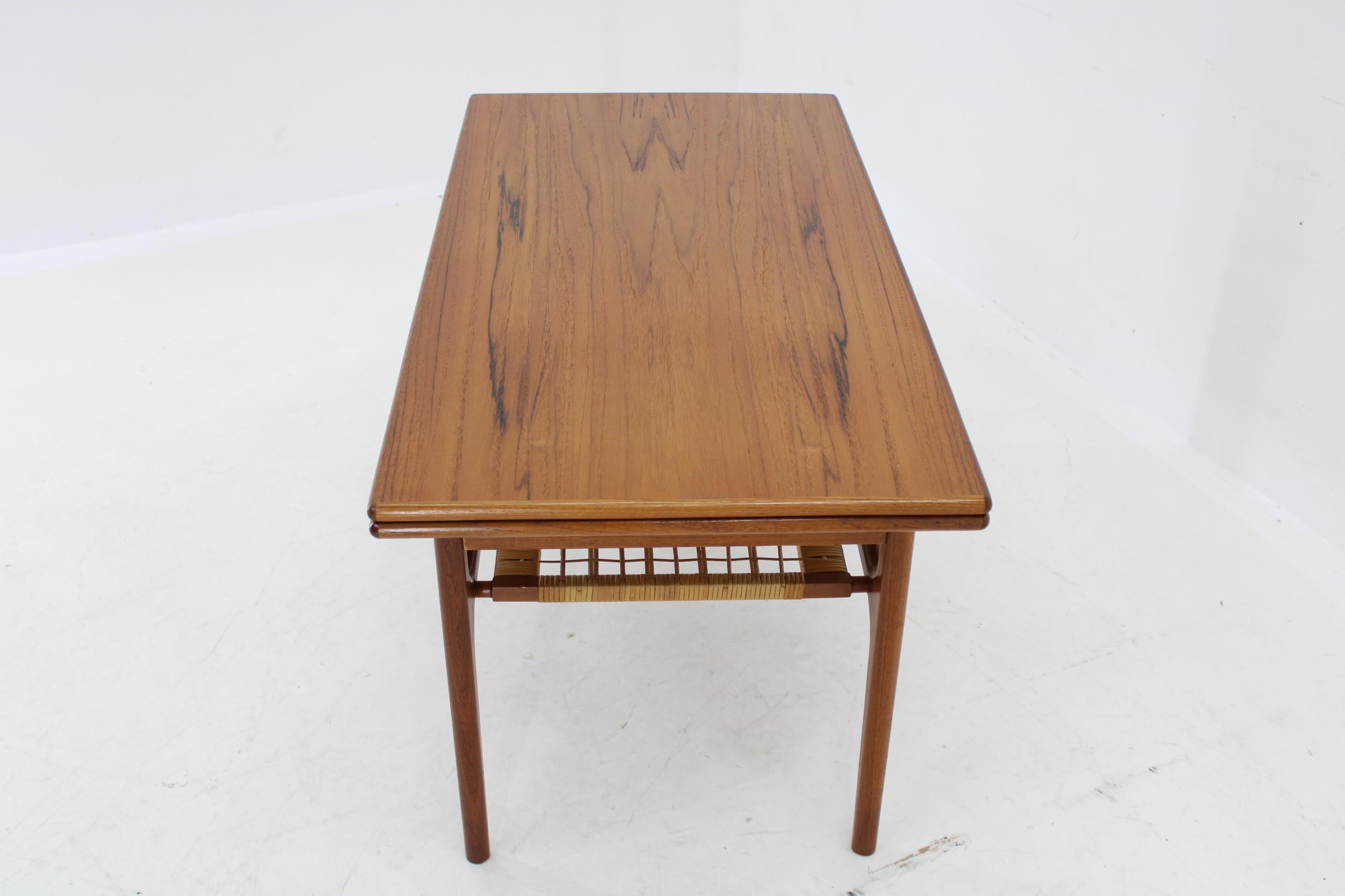 1960s Teak Extendable Coffee Table, Denmark  For Sale 10