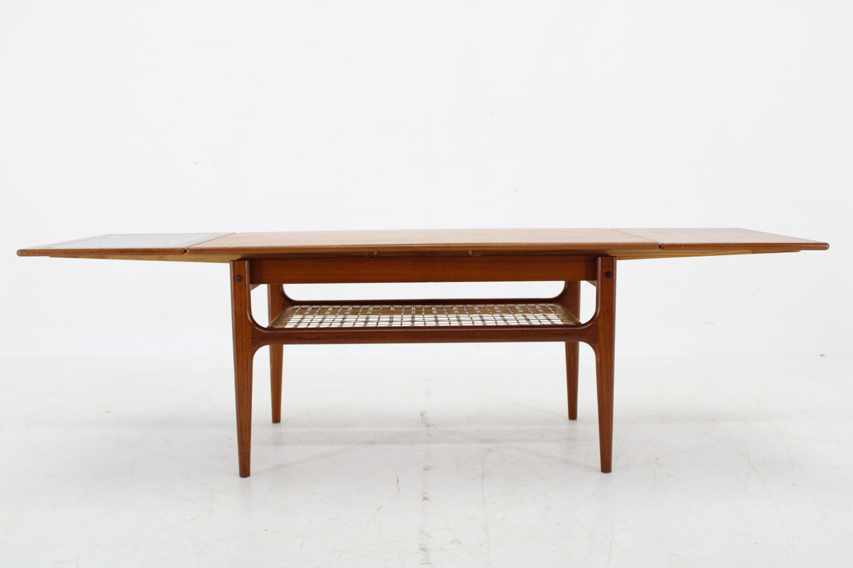 Danois Table basse extensible en teck des années 1960, Danemark  en vente