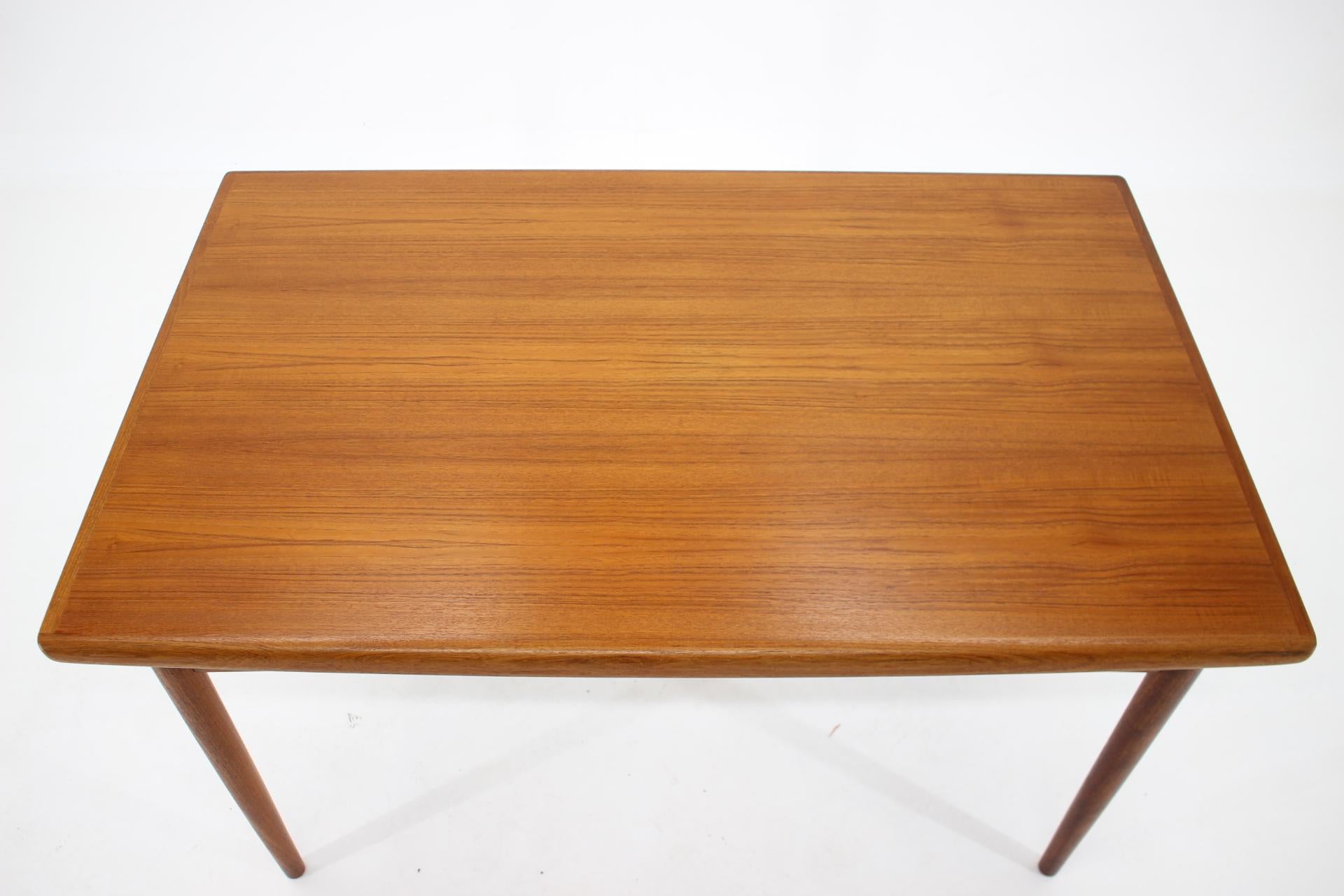 Danish 1960s Teak Extendable Dining Table by Skovby Mobelfabric, Denmark