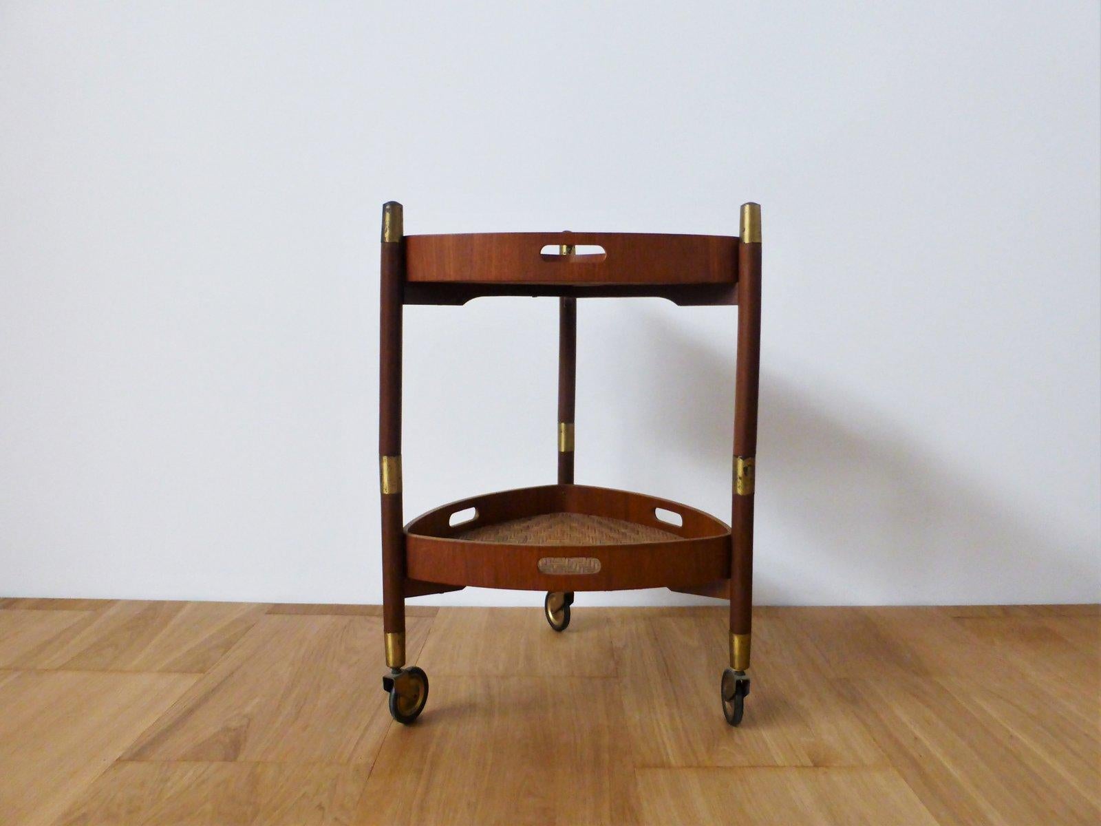 mesa baja de teca, fórmica, mimbre y latón de los años 60 - Elegancia de mediados de siglo en venta 4