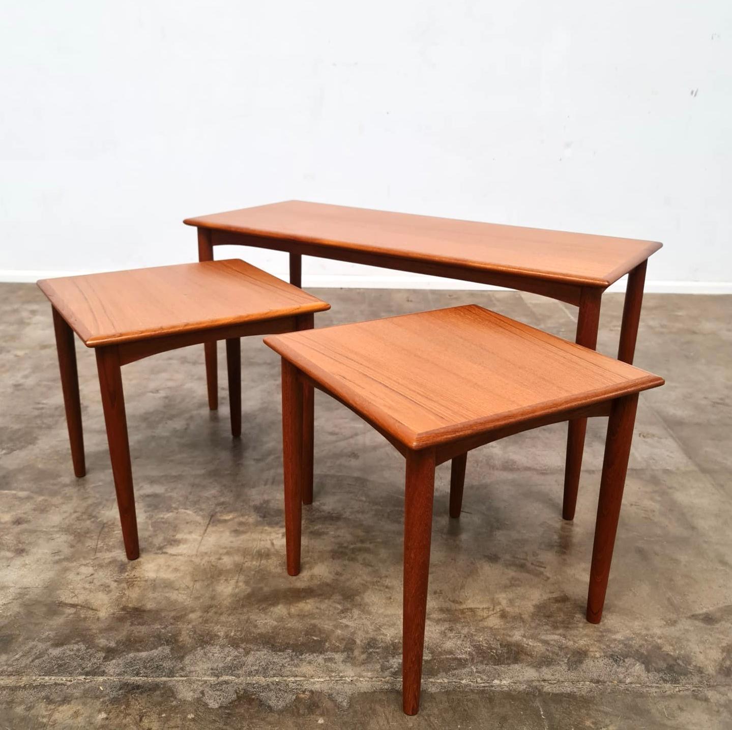 Mid-Century Modern 1960's Teak Mid-Century Parker Nesting tables For Sale