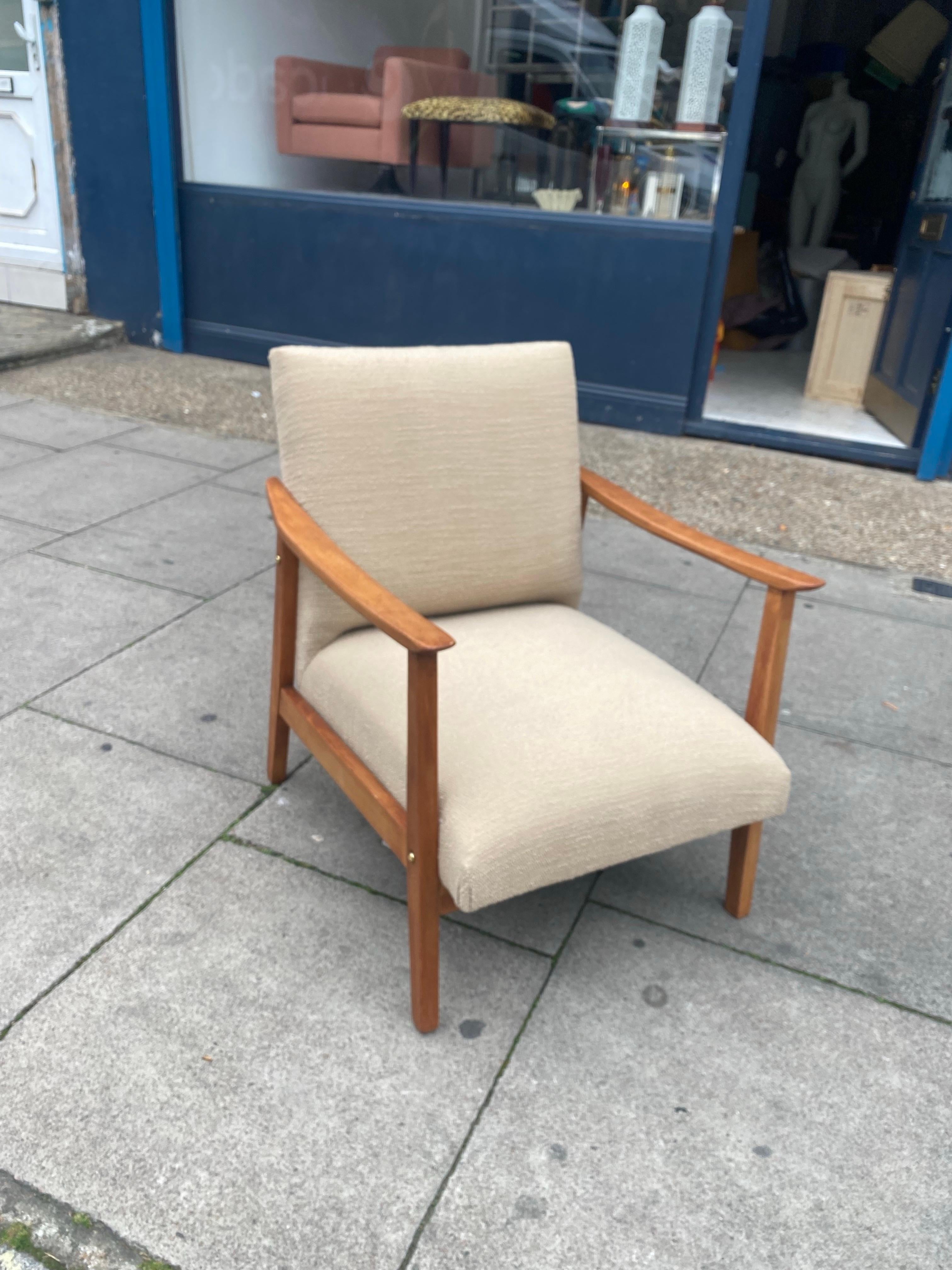 1960s Teak Midcentury Modern Armchair Wool Neutral Danish Scandinavian Chair im Angebot 3