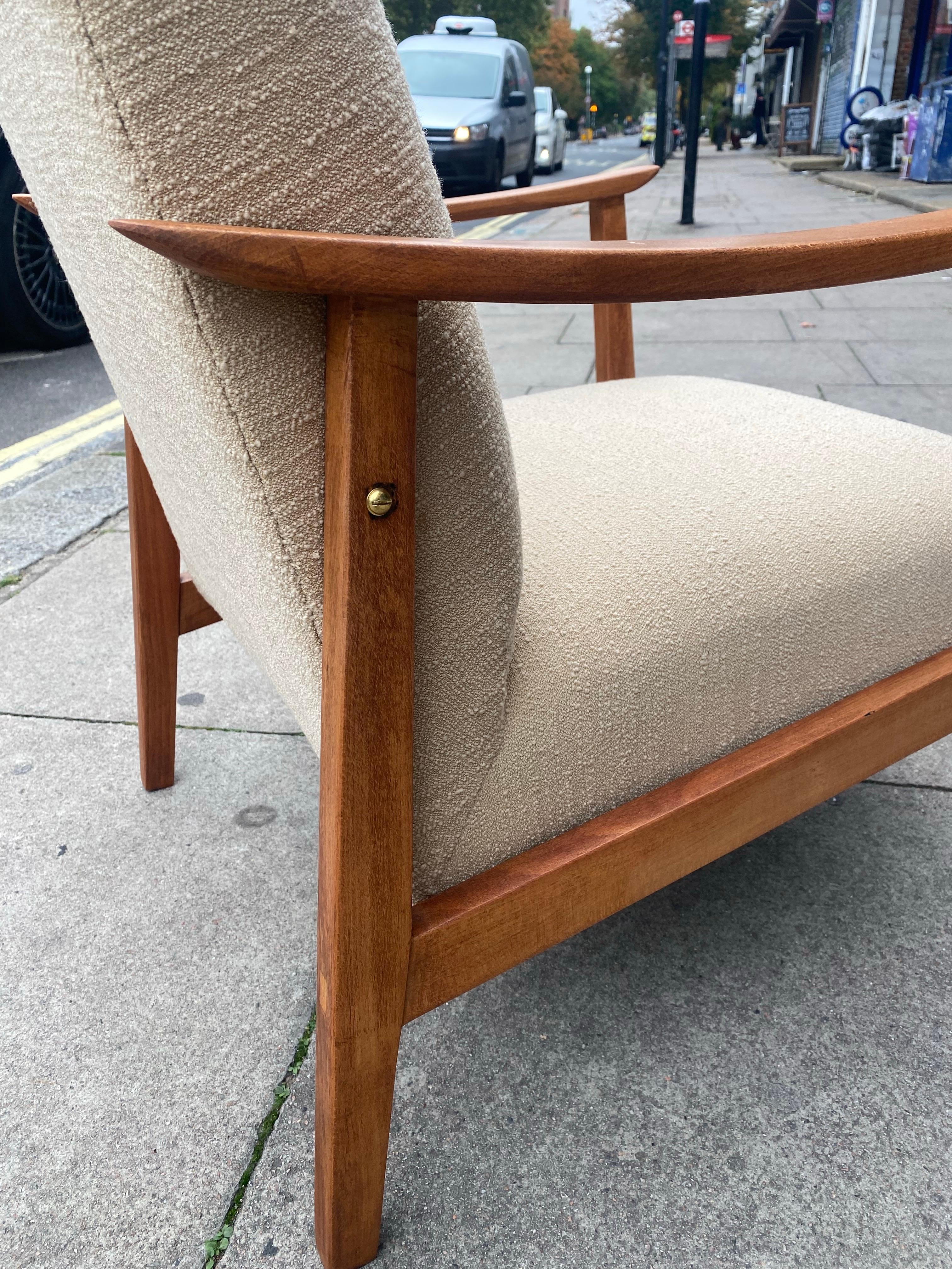 1960s Teak Midcentury Modern Armchair Wool Neutral Danish Scandinavian Chair im Angebot 4