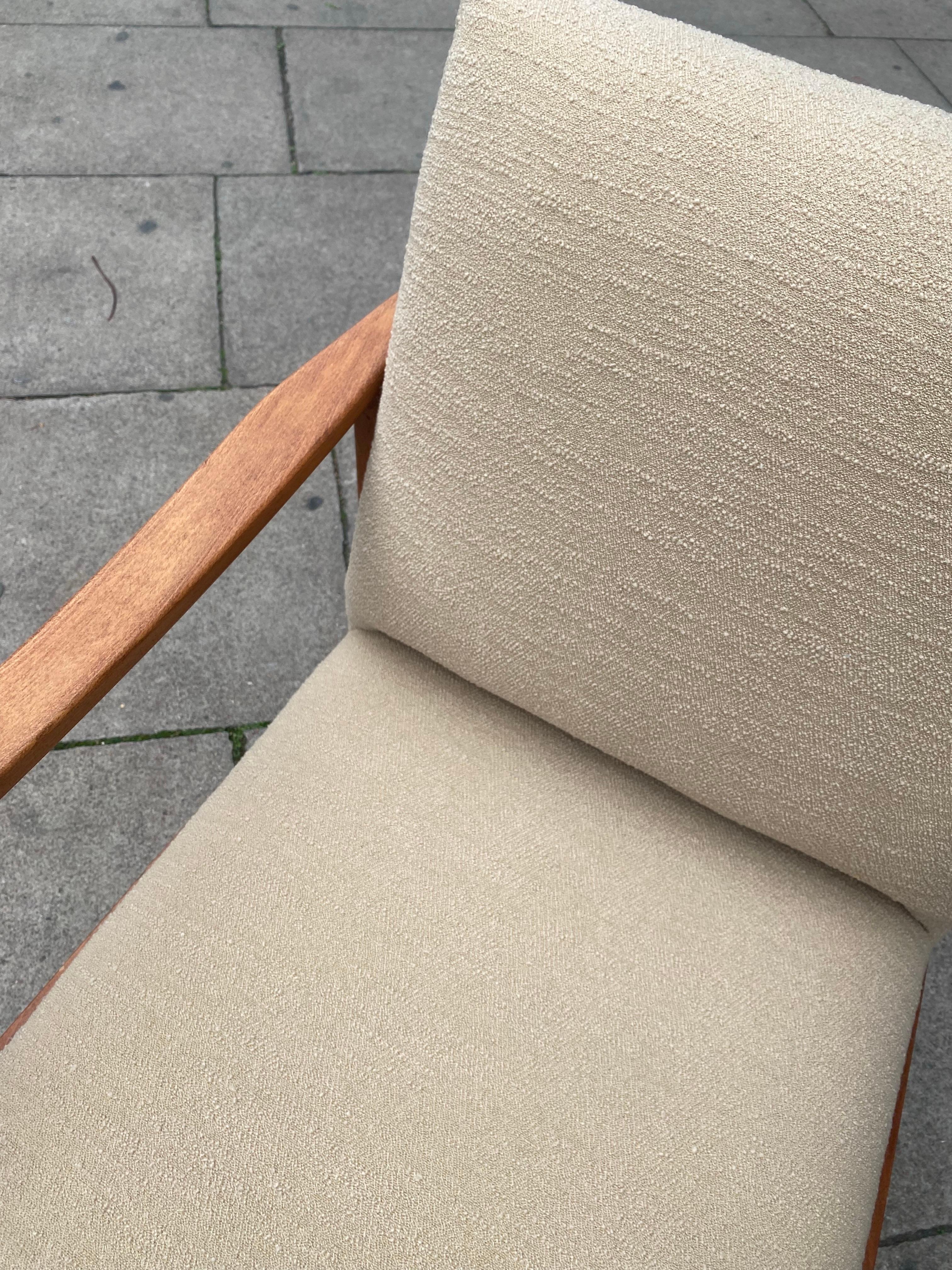 1960s Teak Midcentury Modern Armchair Wool Neutral Danish Scandinavian Chair im Angebot 11