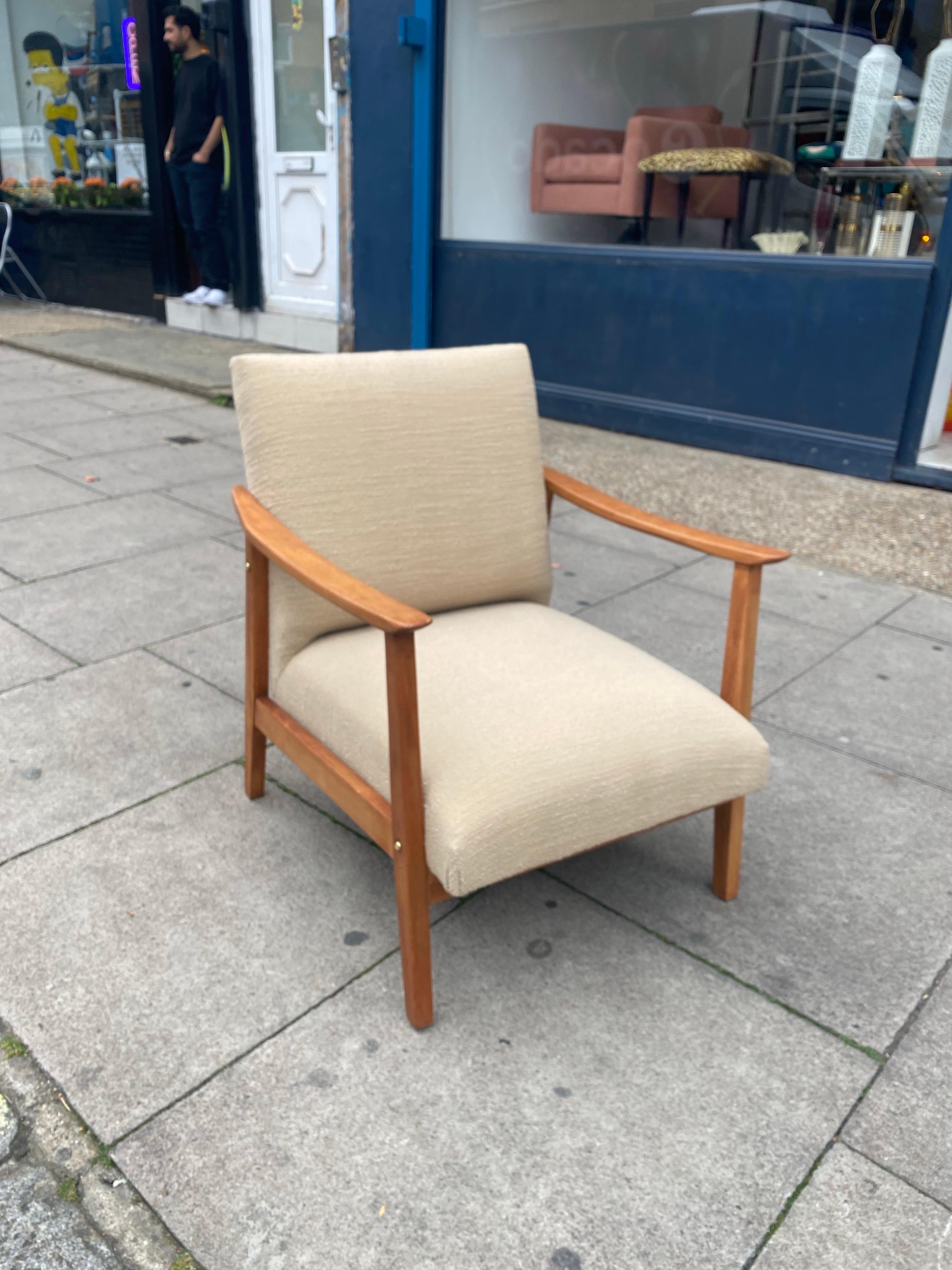 1960s Teak Midcentury Modern Armchair Wool Neutral Danish Scandinavian Chair im Angebot 1