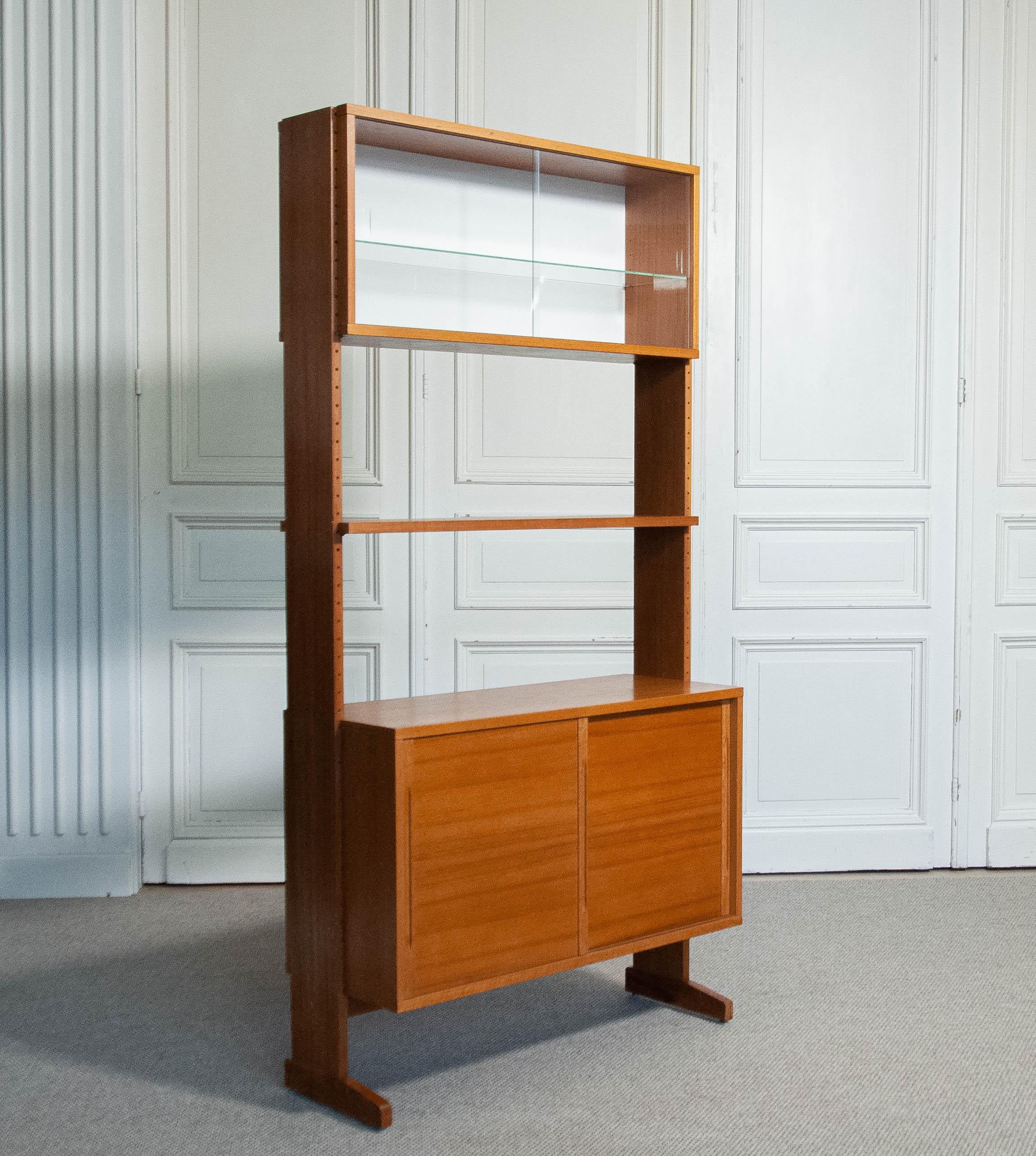 1960er Teakholz-Bücherregal „ Parade“ Bücherregal / Regale von Kajsa & Nils Nisse Strinning, Dänemark (Glas) im Angebot