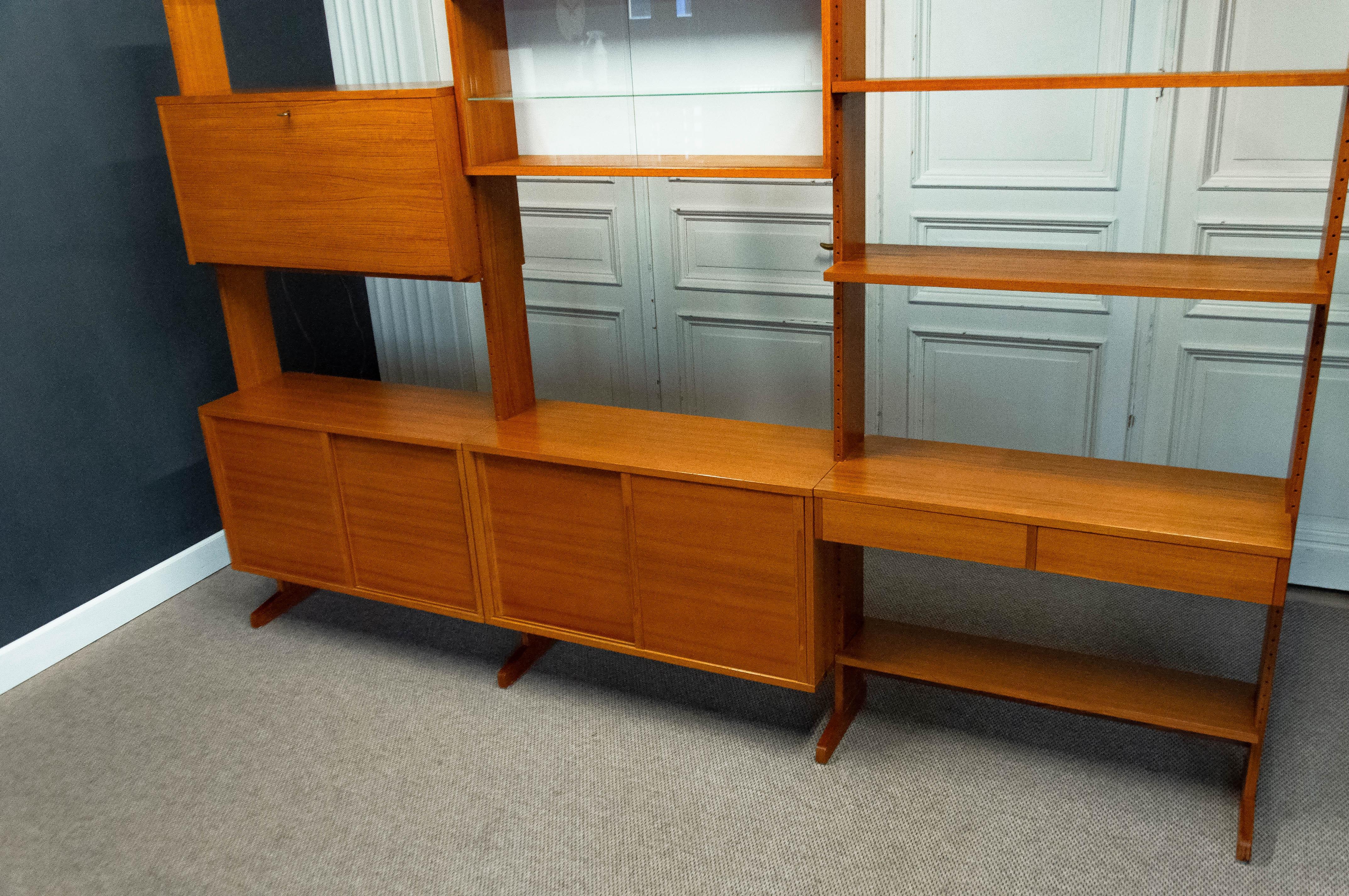Modularer Schrank / Raumteiler aus Teakholz von Kajsa & Nils „Nisse“ Strinning, 1960er Jahre (Dänisch) im Angebot