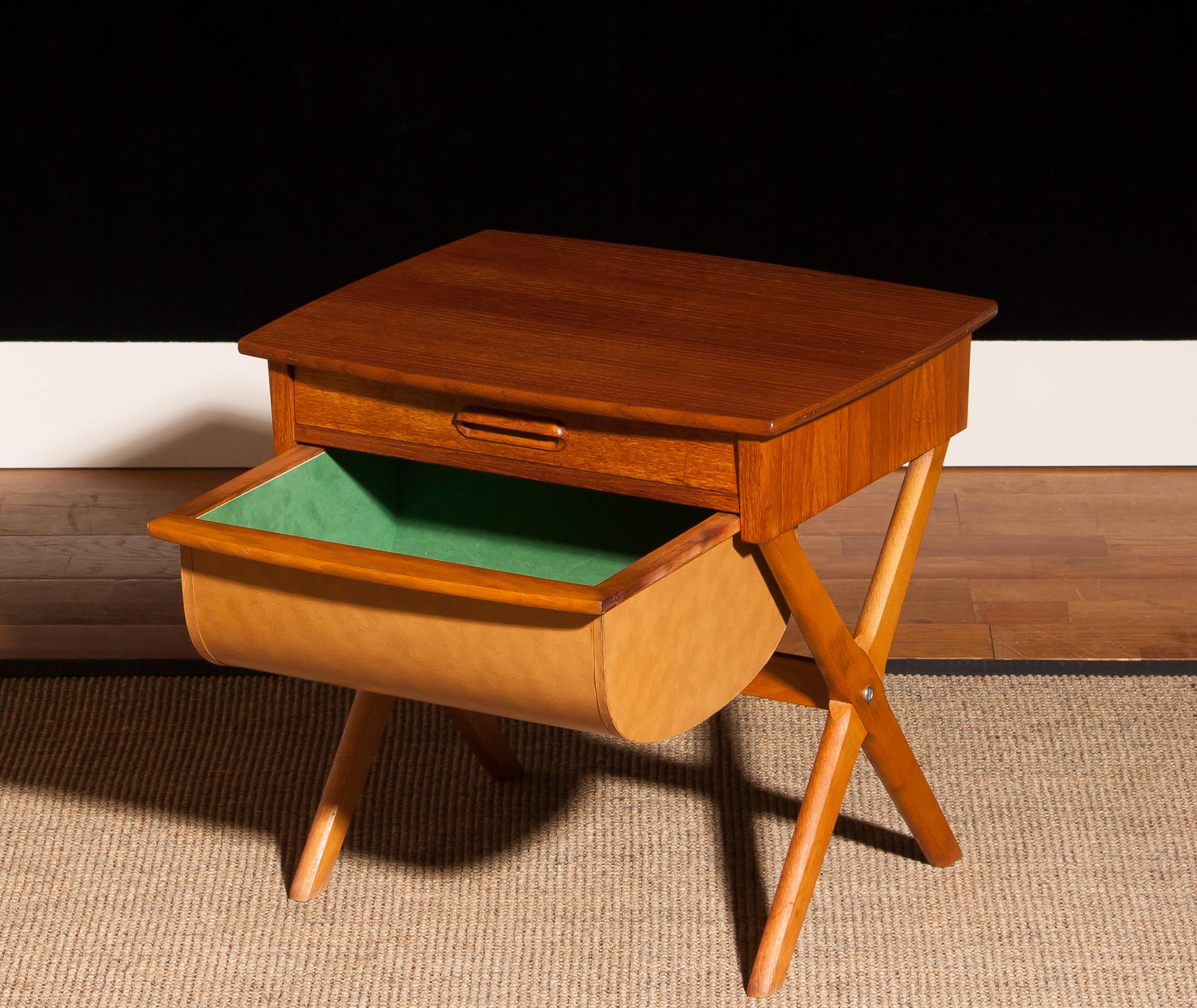 1960s, Teak Sewing, Side Table from Sweden In Excellent Condition In Silvolde, Gelderland