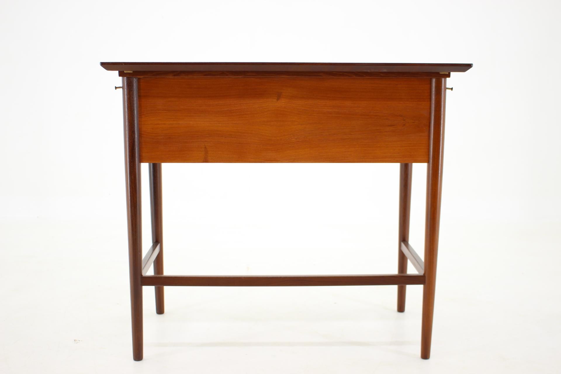 1960s Teak Sewing Table or Table with Built in Sewing Machine, Denmark For Sale 4