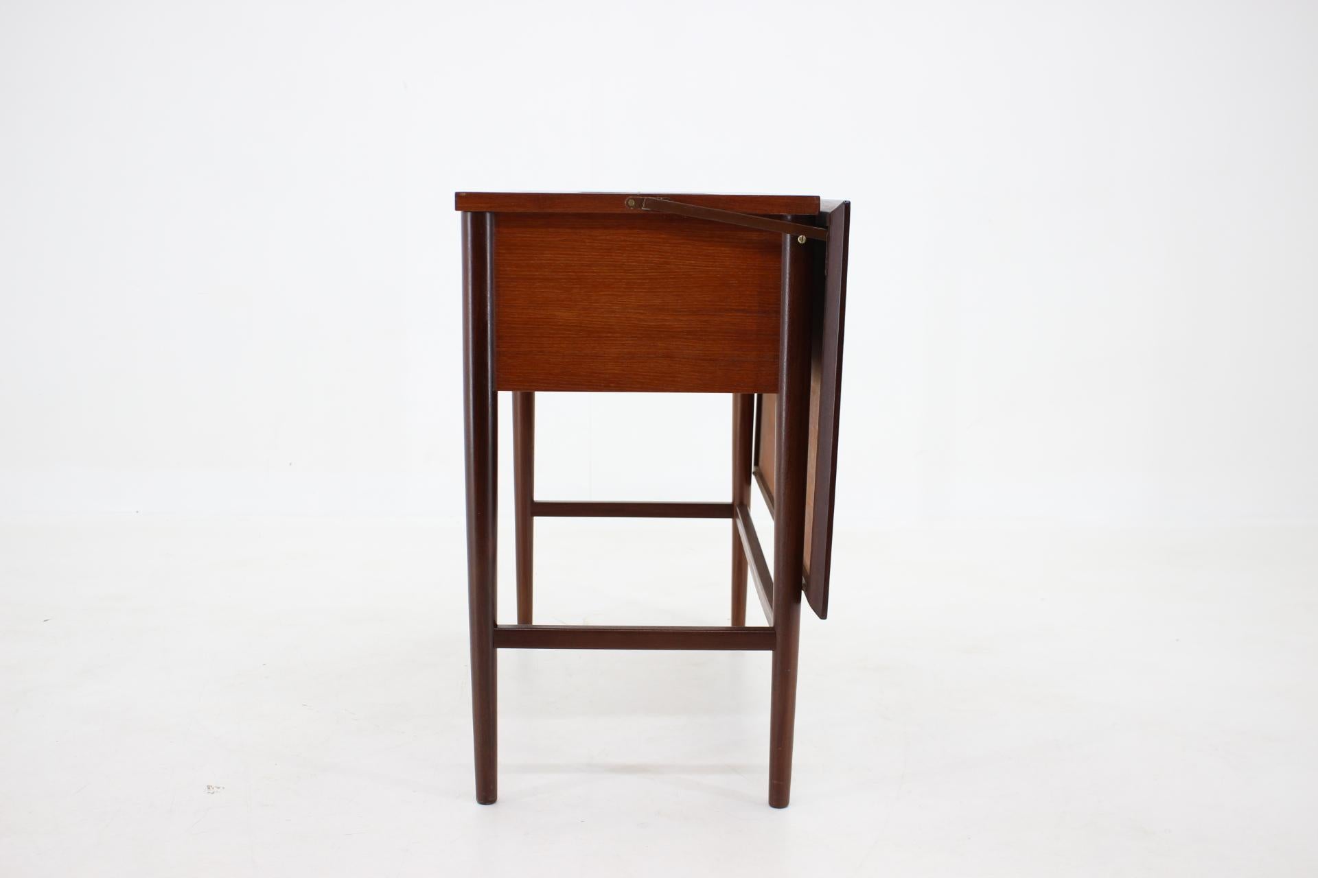Table de couture en teck des années 1960 ou table avec machine à coudre intégrée, Danemark en vente 8
