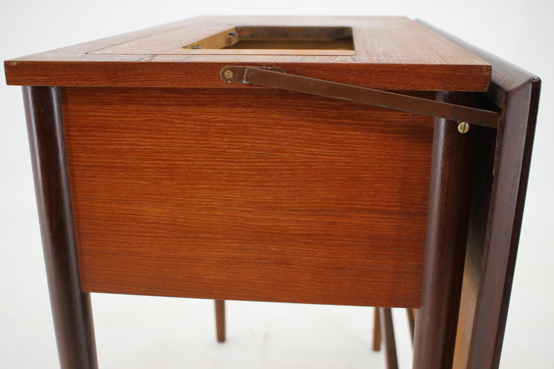 1960s Teak Sewing Table or Table with Built in Sewing Machine, Denmark For Sale 7