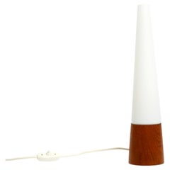 Lampada da tavolo in teak degli anni '60 con paralume in vetro di Hans-Agne Jakobsson