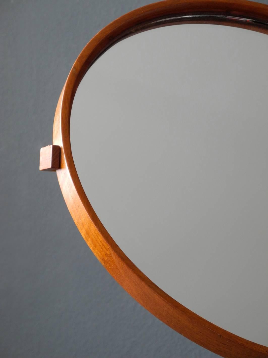 Suédois Miroir de table en teck des années 1960 de Luxusvittsjö Sweden Uno & Östen Kristiansson en vente
