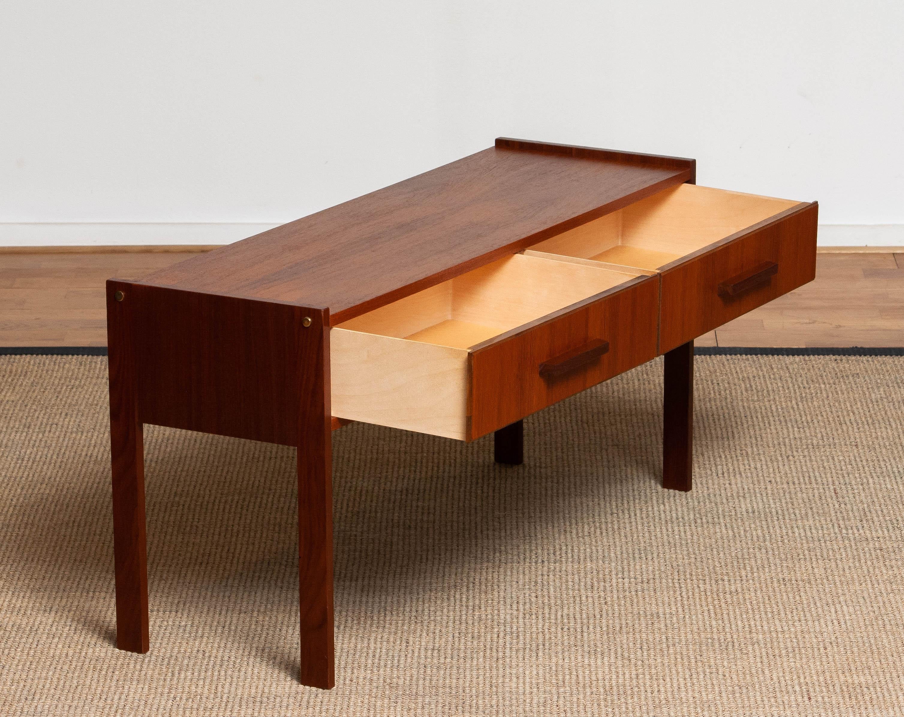 1960's Teak Two Drawer Hall Cabinet / Side Table from Denmark In Good Condition In Silvolde, Gelderland