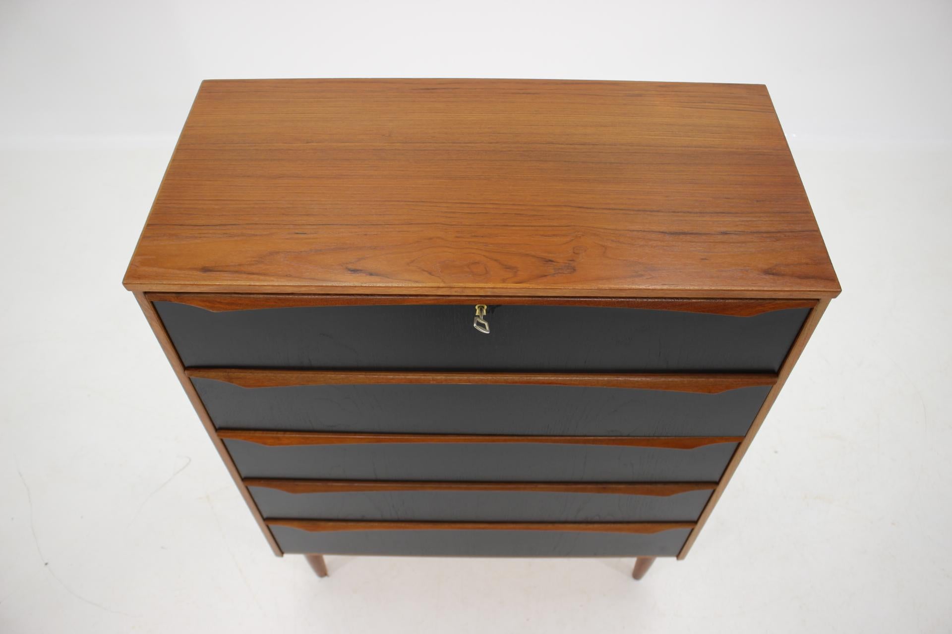 - Five drawers were black lacquered afterwards
- Item was carefully refurbished.