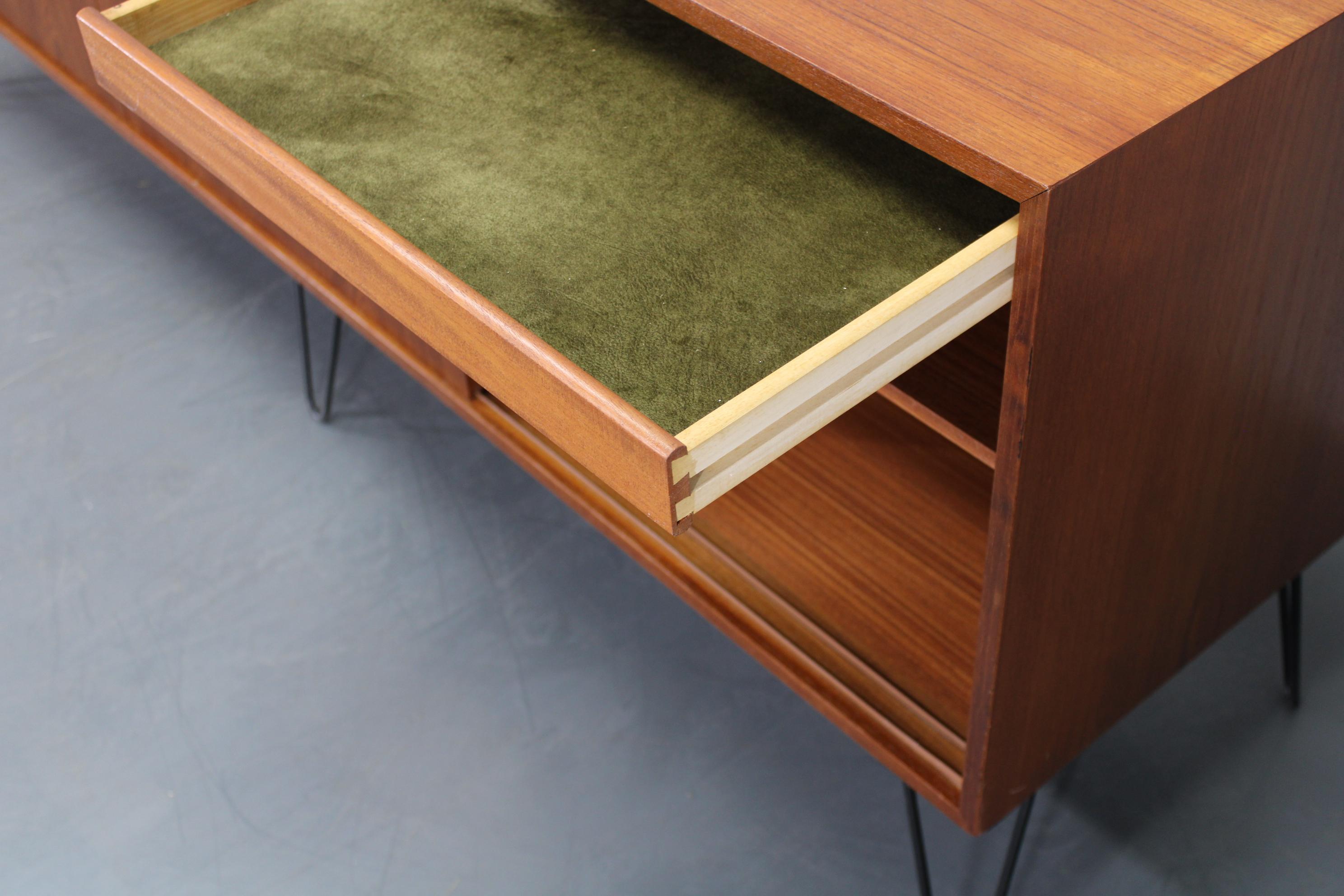 Credenza in teak riciclata del 1960 in vendita 4