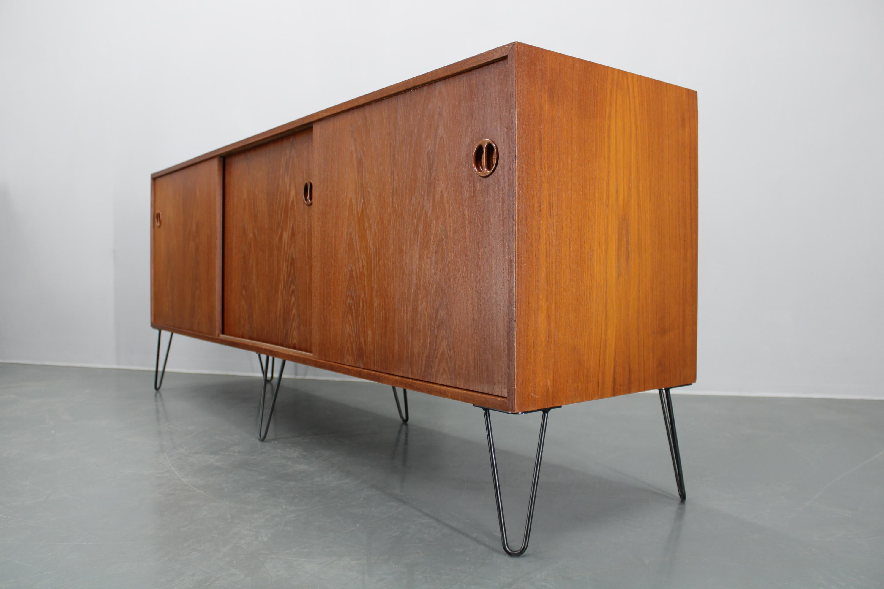 Credenza in teak riciclata del 1960 in vendita 7