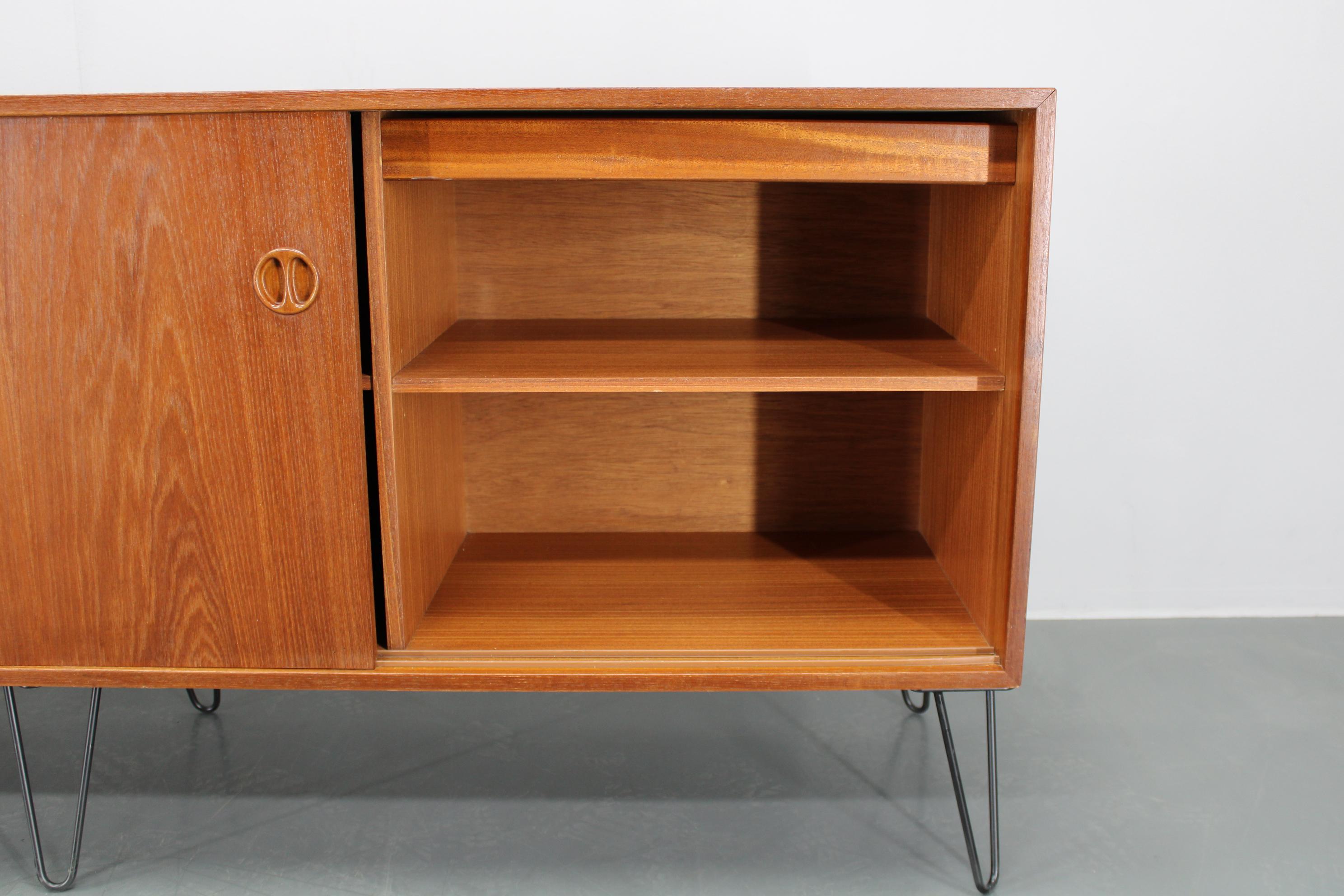 Credenza in teak riciclata del 1960 in vendita 2