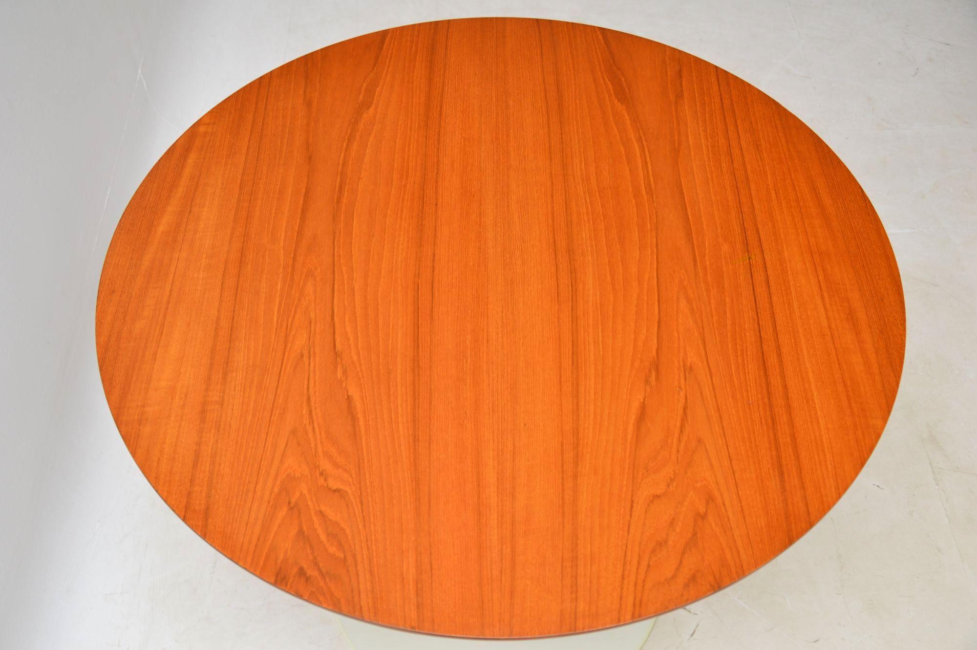 1960s Teak Vintage Tulip Dining Table by Arkana In Good Condition In London, GB