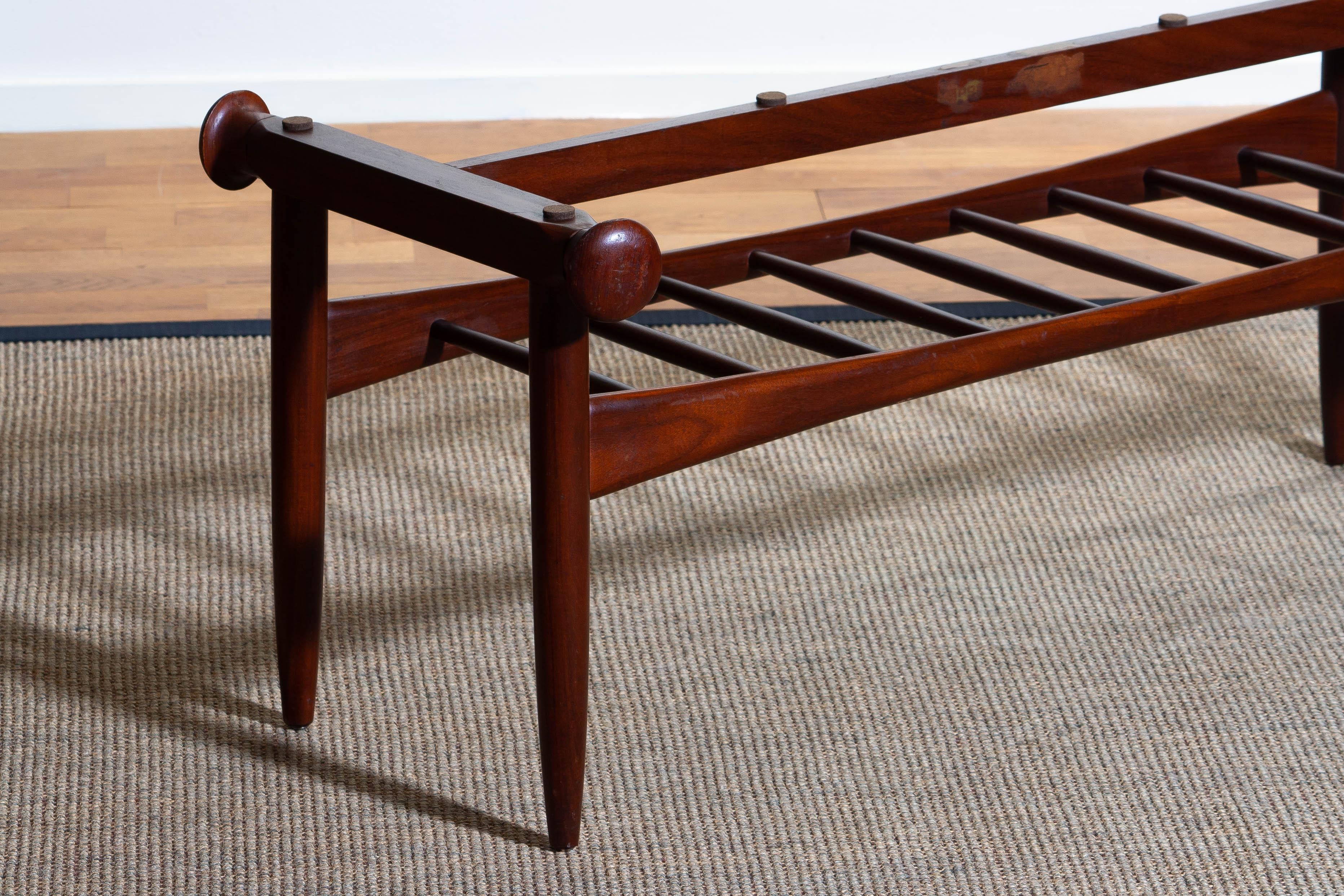 1960s, Teak Walnut Reversible Ellipse Surfboard Coffee Table, Italy 4