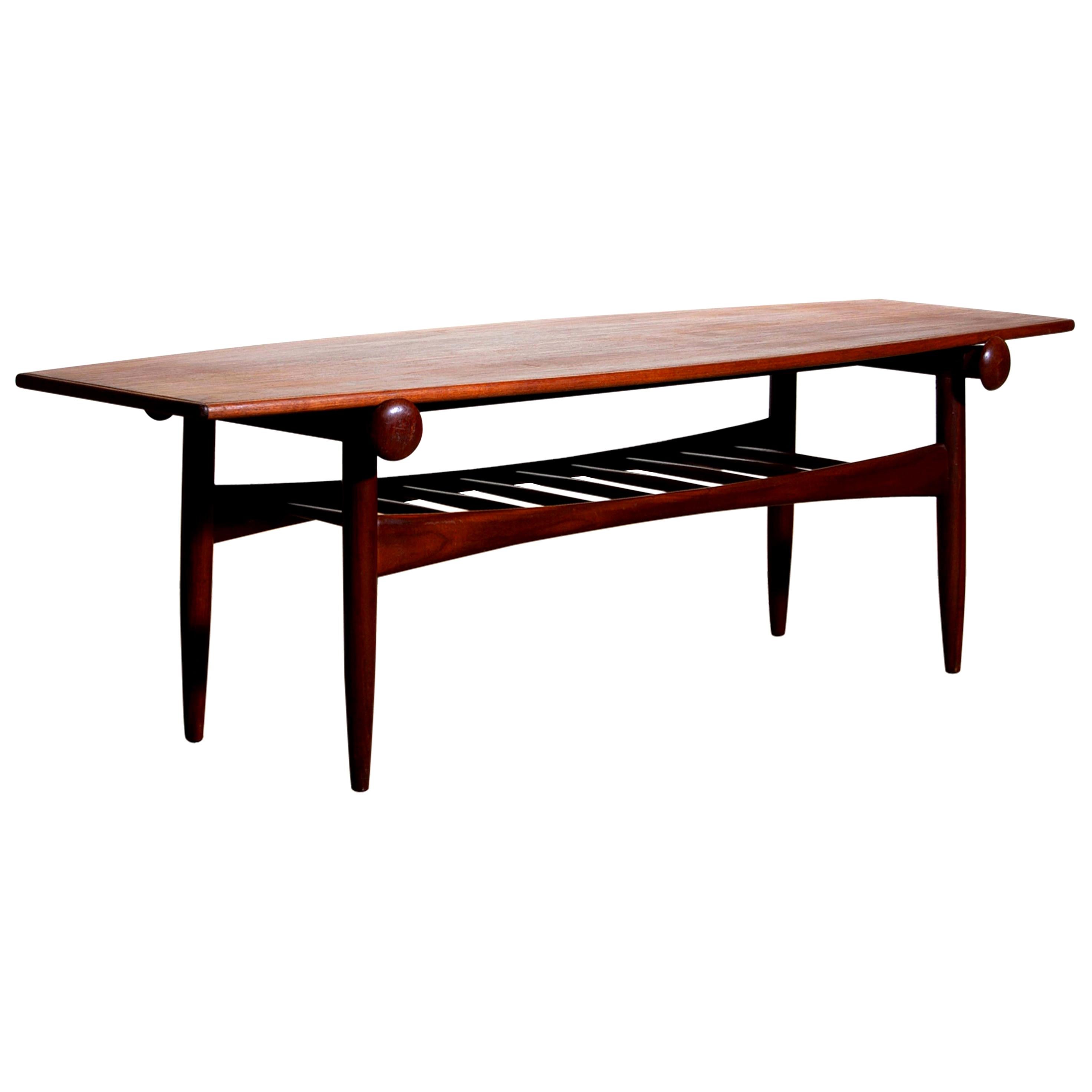 1960s, Teak Walnut Reversible Ellipse Surfboard Coffee Table, Italy