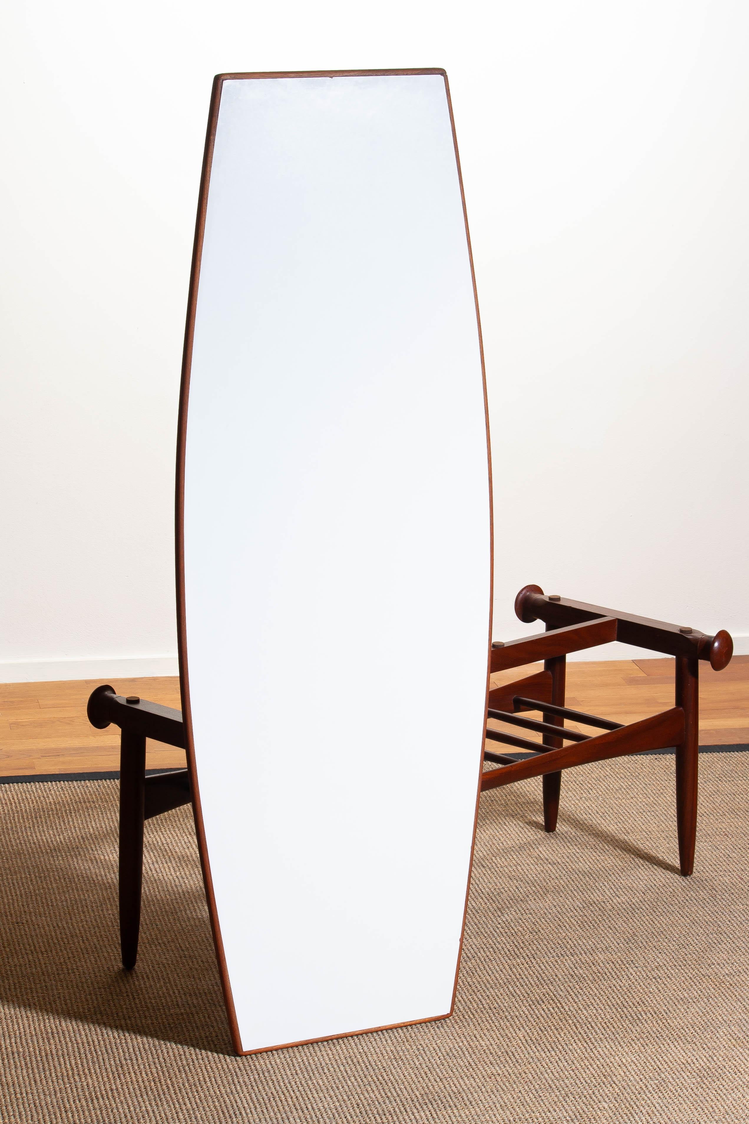 1960s Teak Walnut Reversible Ellipse Surfboard Coffee Table with Magazine Rack 3