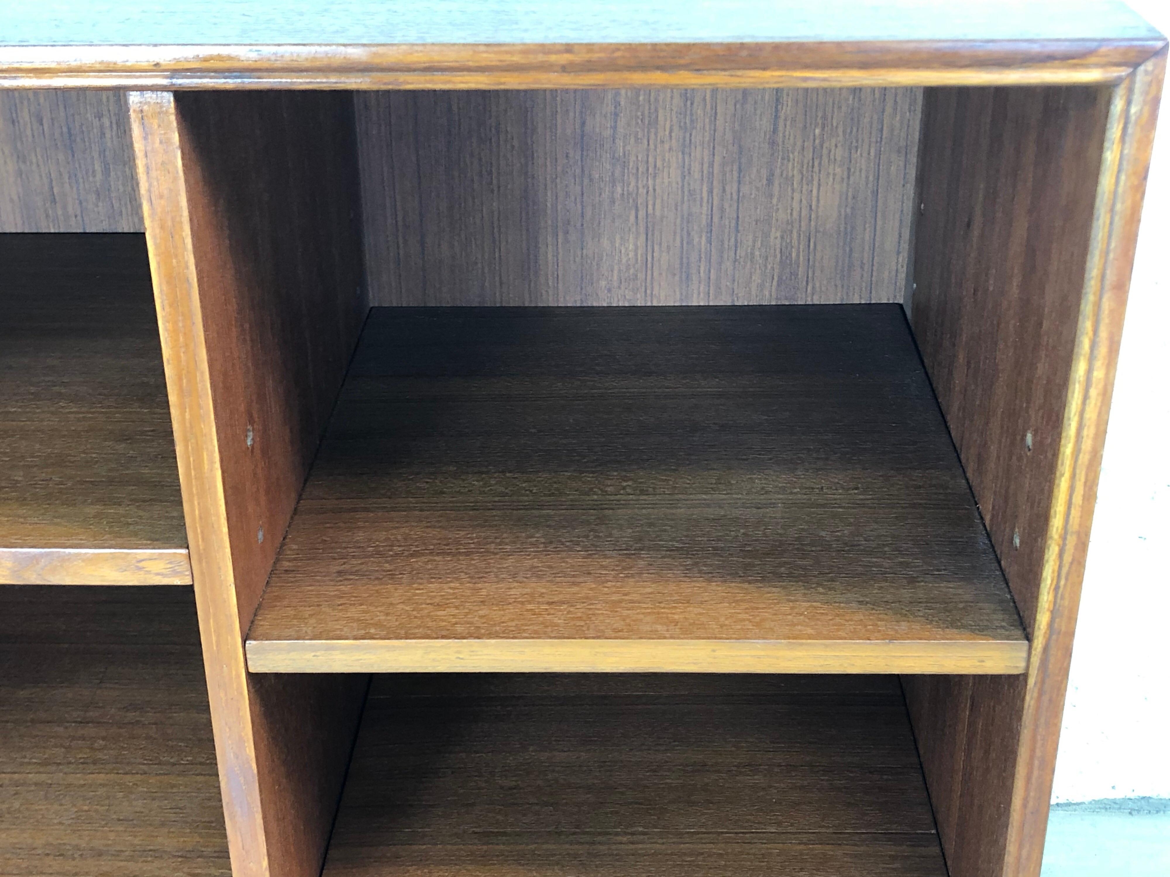 American 1960s Teak Wood Adjustable Shelf Bookcase