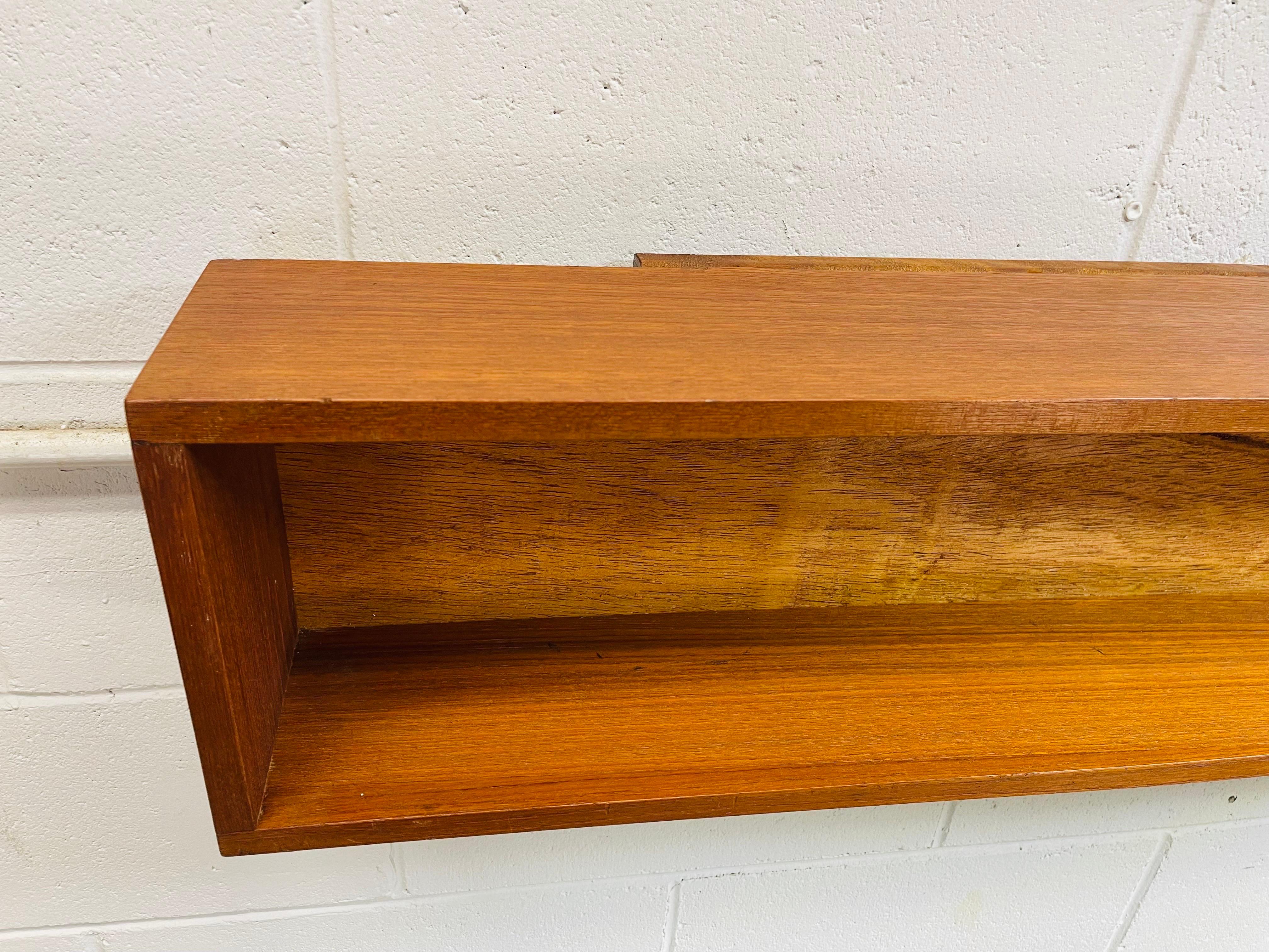 1960s Teak Wood Large Floating Shelf In Good Condition For Sale In Amherst, NH