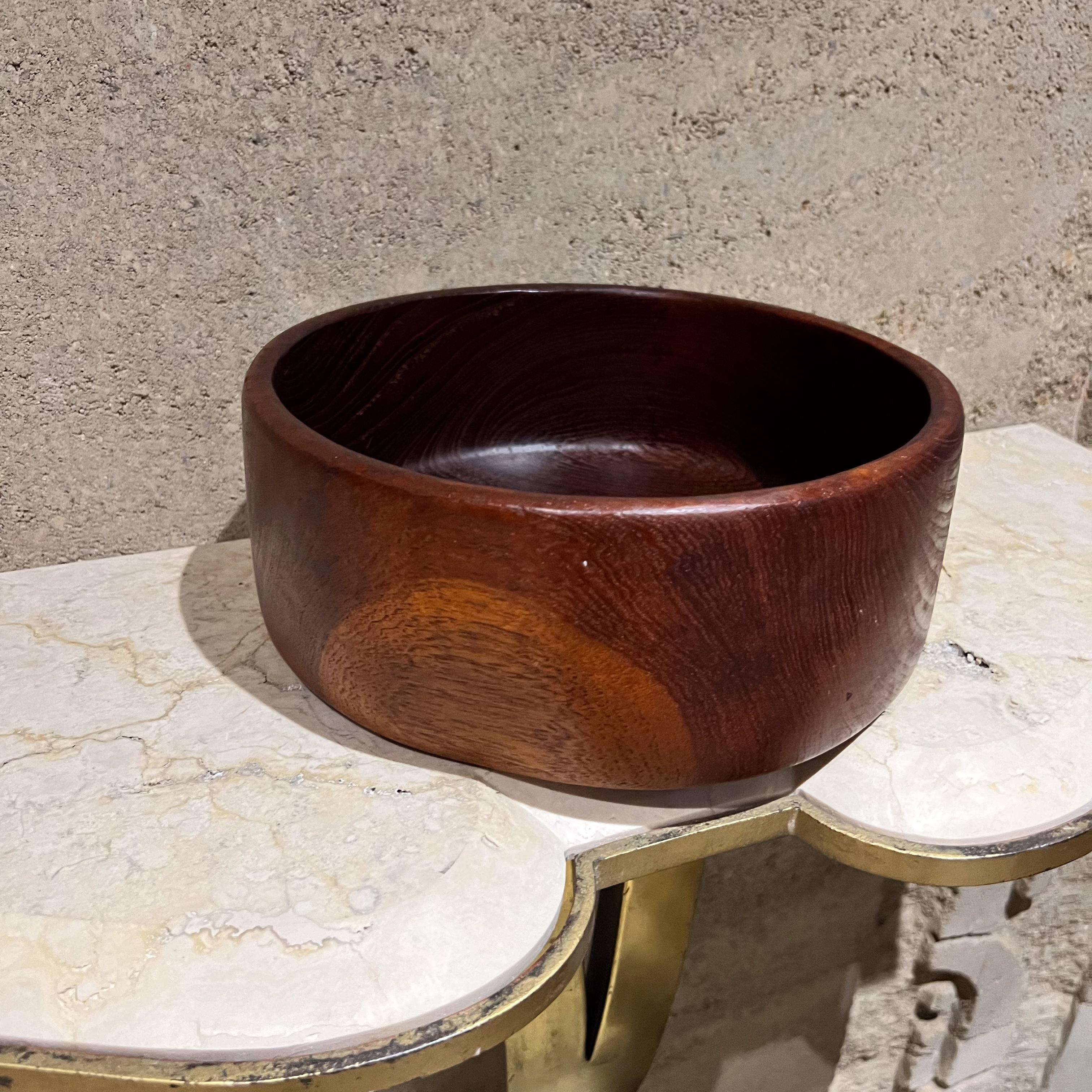 Scandinavo moderno Ciotola in legno di teak del 1960 in stile moderno danese Dansk in vendita