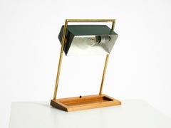Lampada da tavolo Temde degli anni ’60 con struttura in ottone, base in teak e paralume verde