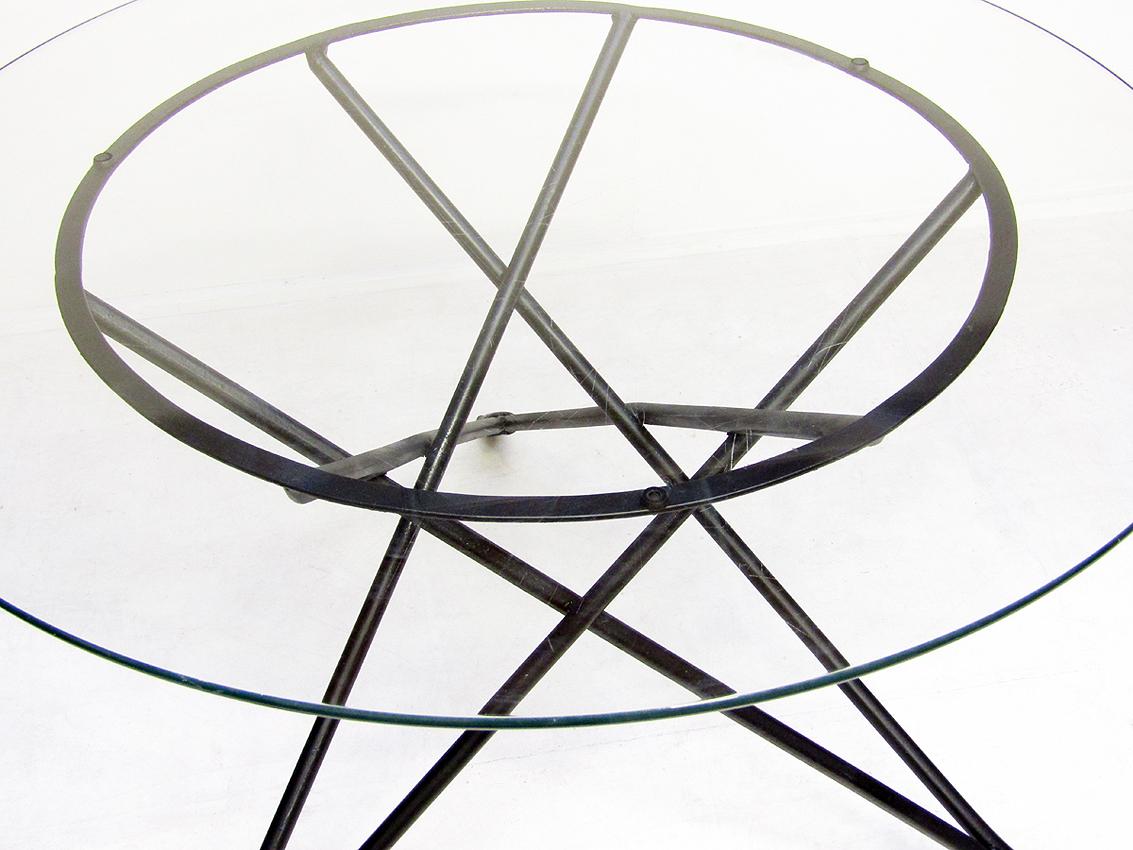 1960s Tempestini Style Tripod Dining Table In Good Condition For Sale In Shepperton, Surrey