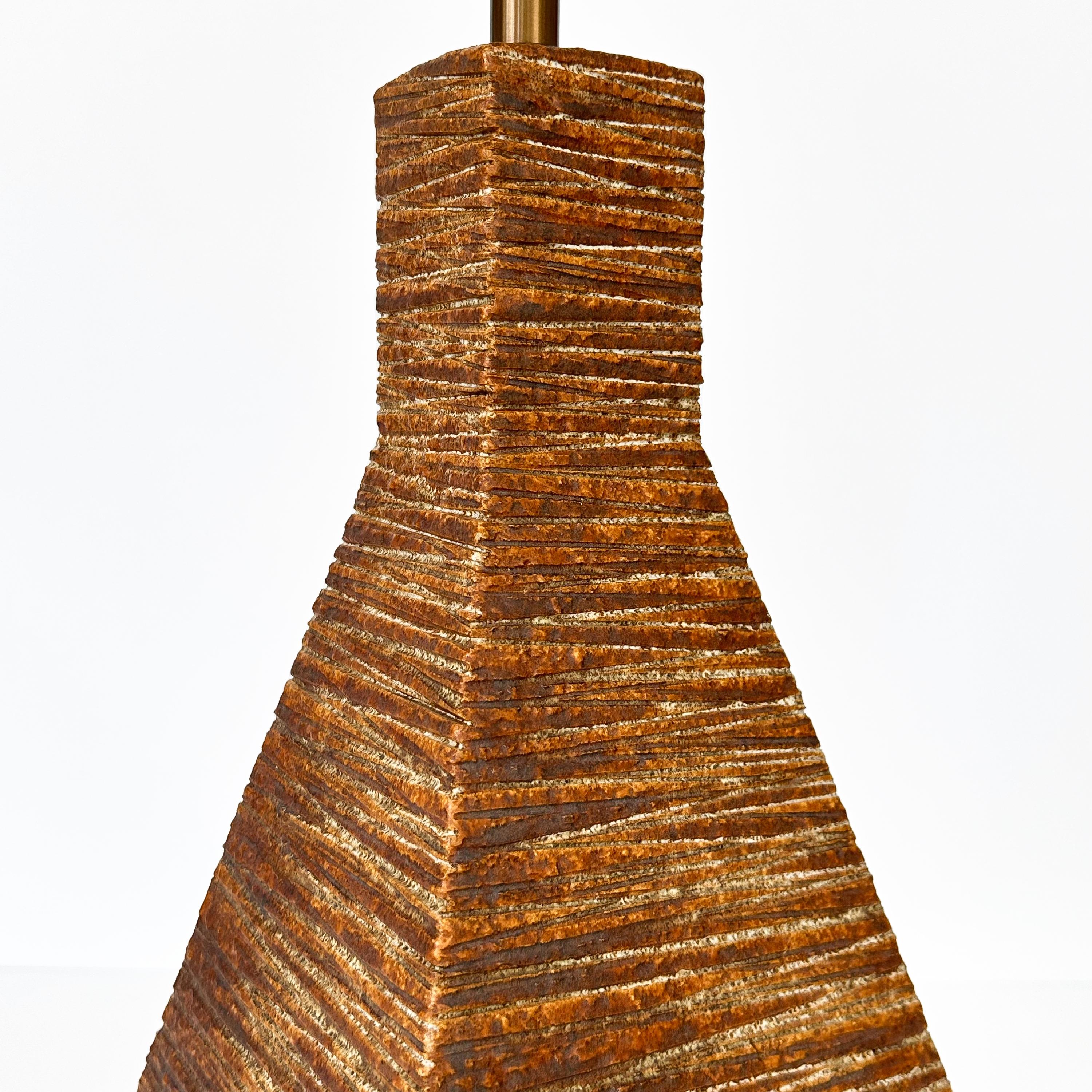 Lampe de table en céramique texturée des années 1960 en vente 7