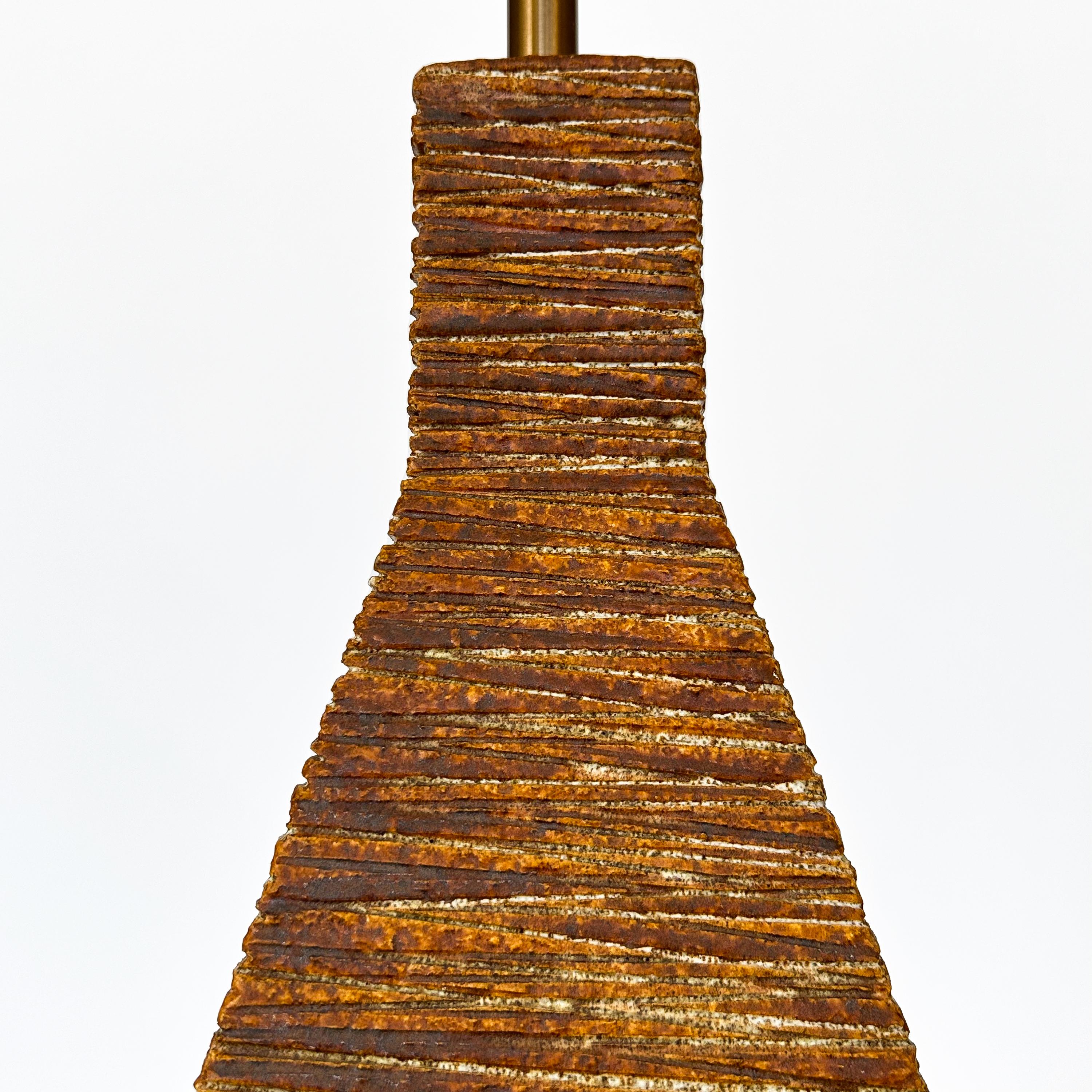 Lampe de table en céramique texturée des années 1960 en vente 1