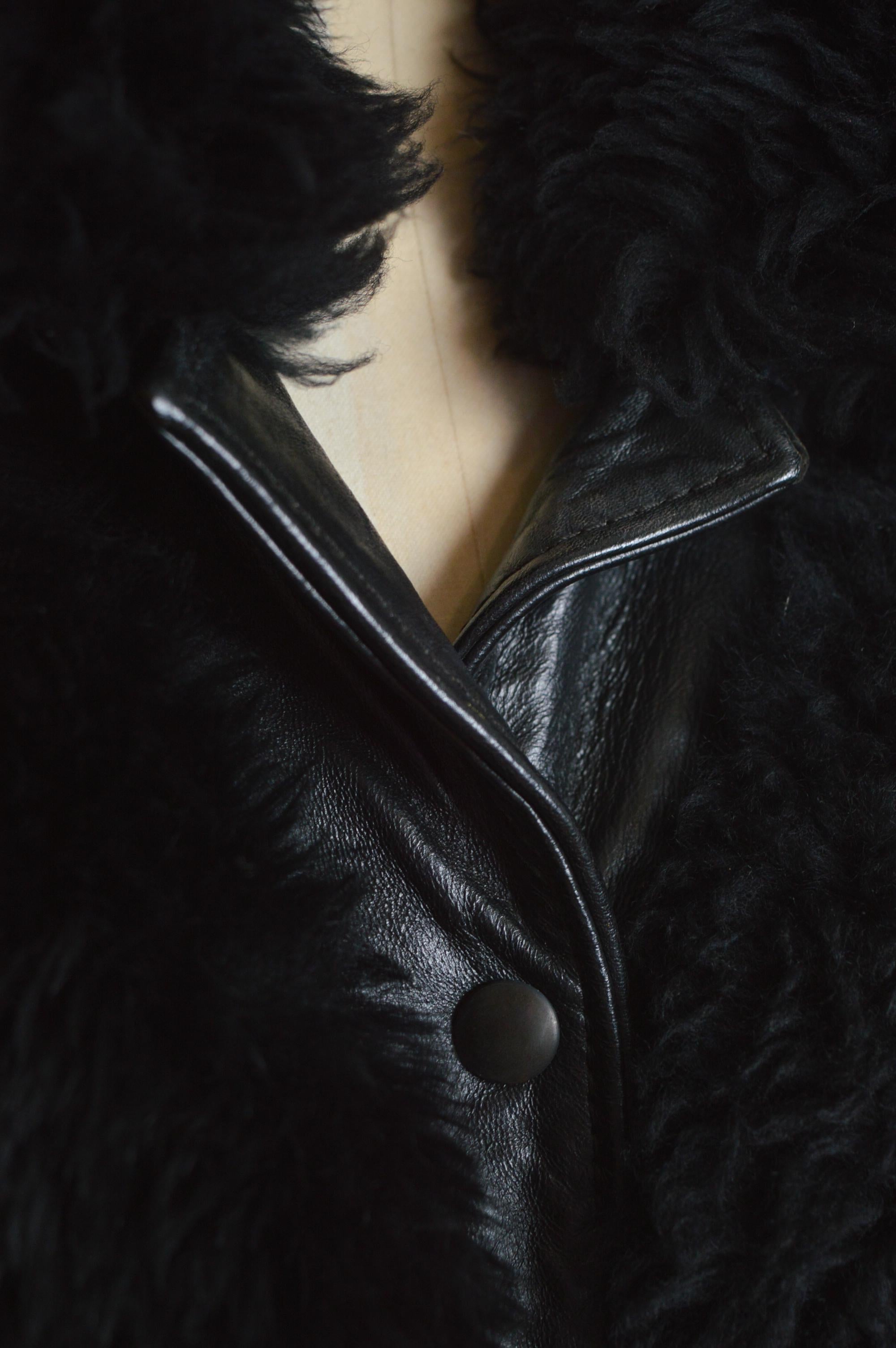 Chaqueta bomber de piel de oveja Penny Lane negra gruesa de los años 60 - Abrigo en venta 6