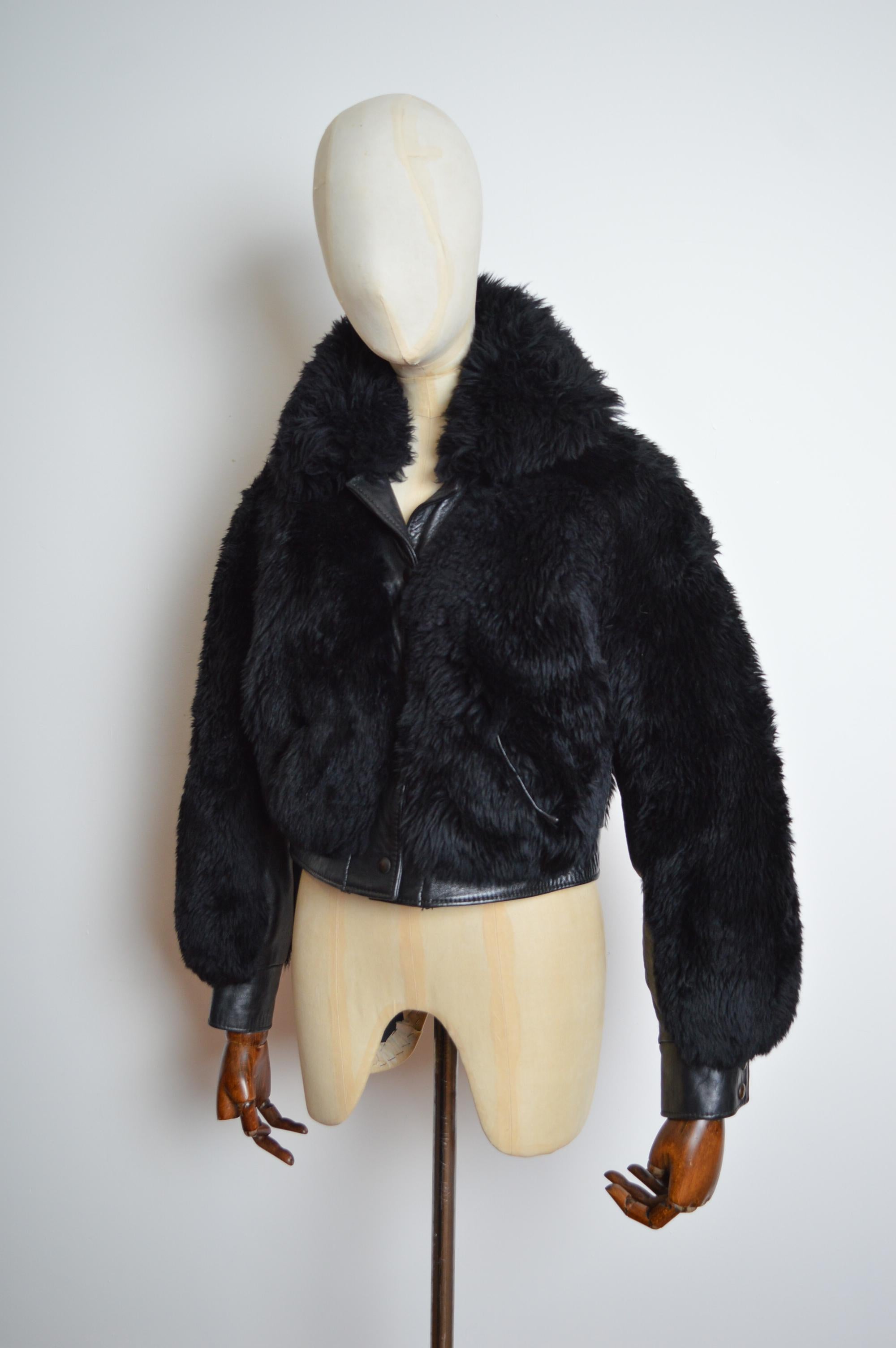 Chaqueta bomber de piel de oveja Penny Lane negra gruesa de los años 60 - Abrigo en venta 8